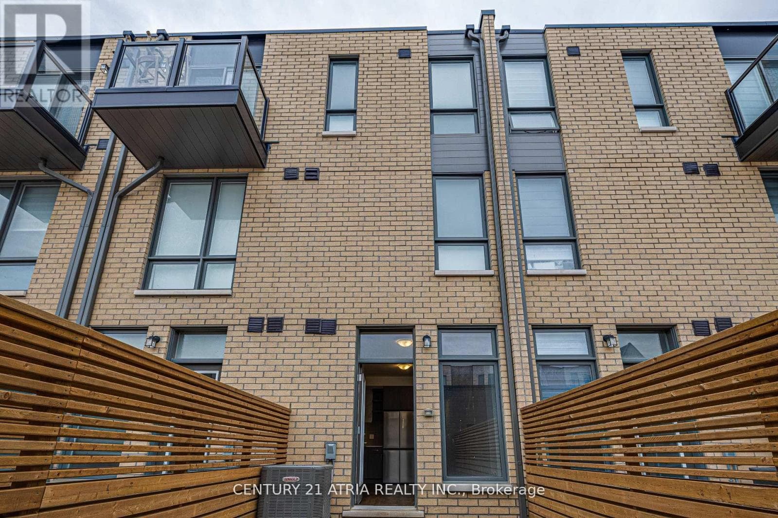 28 TURTLE ISLAND ROAD — Toronto (Englemount-Lawrence), Ontario - Main photo