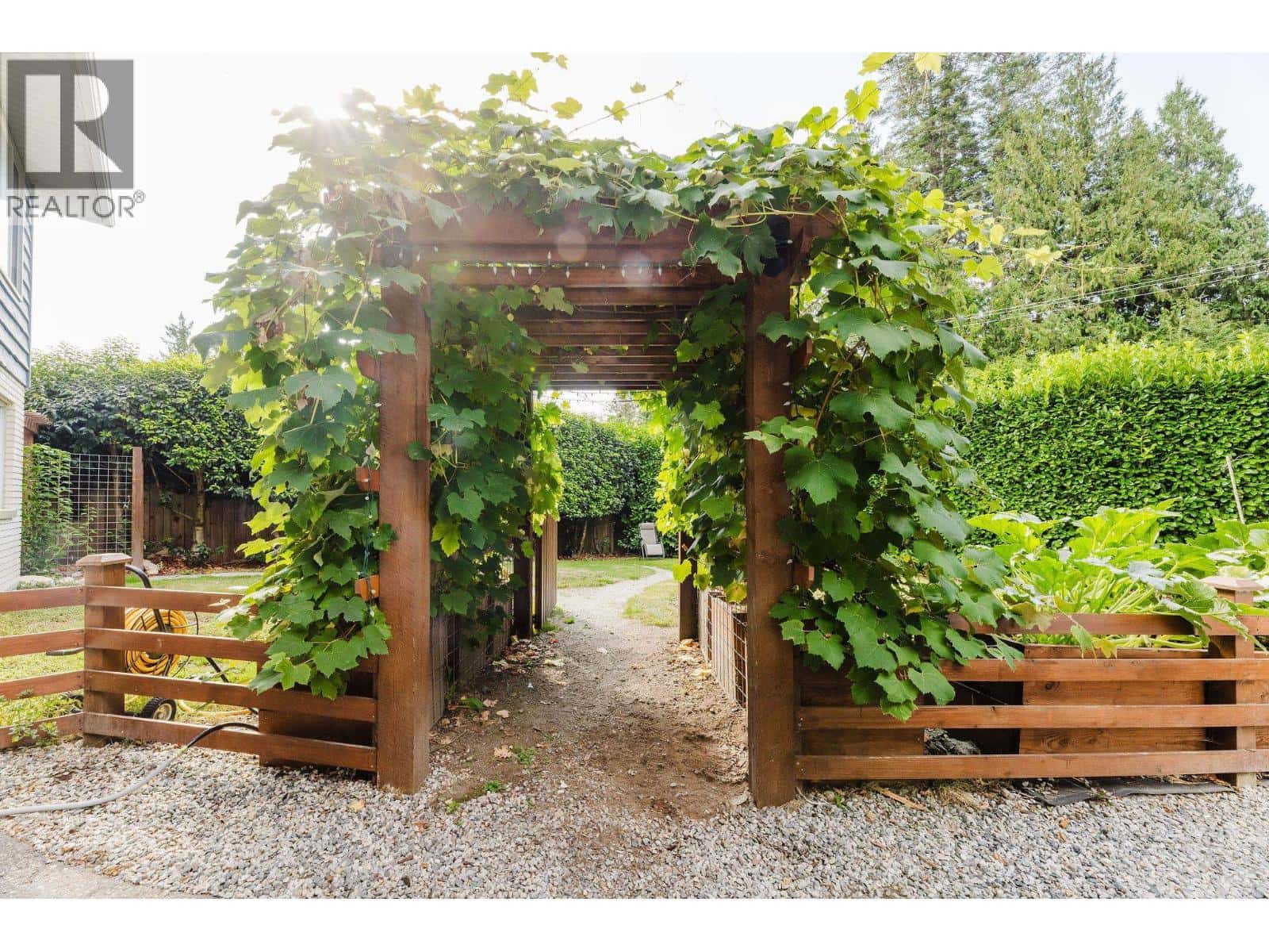 7838 REDROOFFS ROAD — Halfmoon Bay, British Columbia - Photo 4 of 40