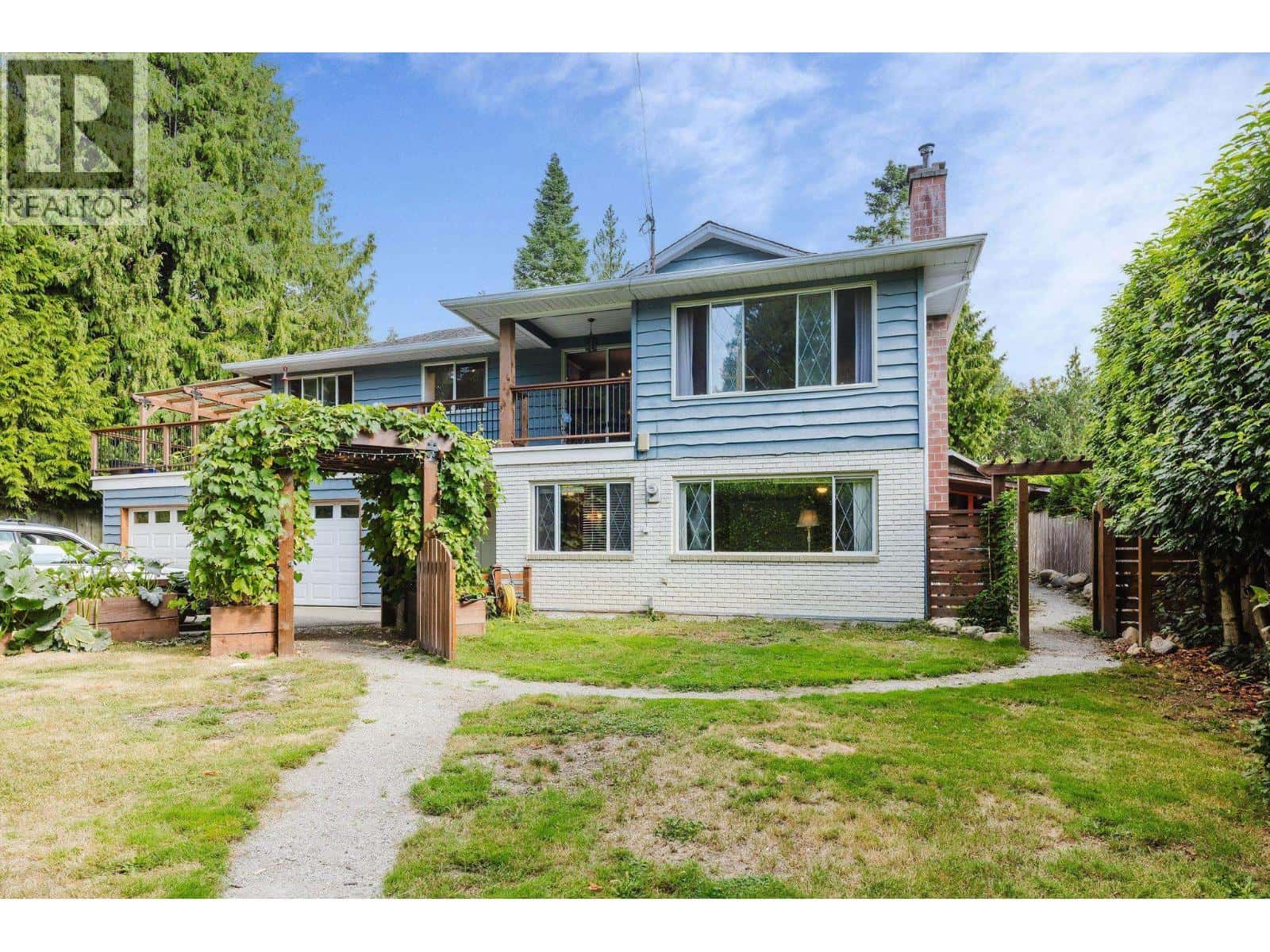 7838 REDROOFFS ROAD — Halfmoon Bay, British Columbia - Photo 2 of 40