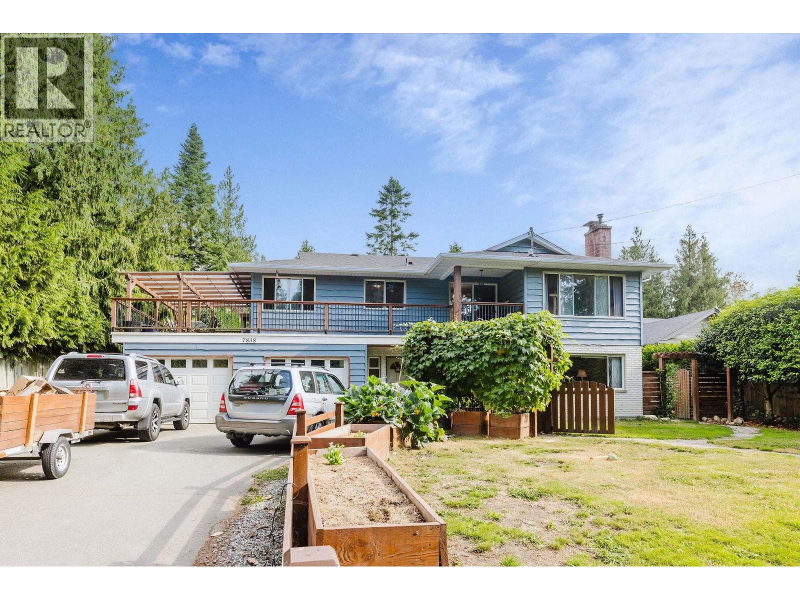 7838 REDROOFFS ROAD — Halfmoon Bay, British Columbia - Main photo