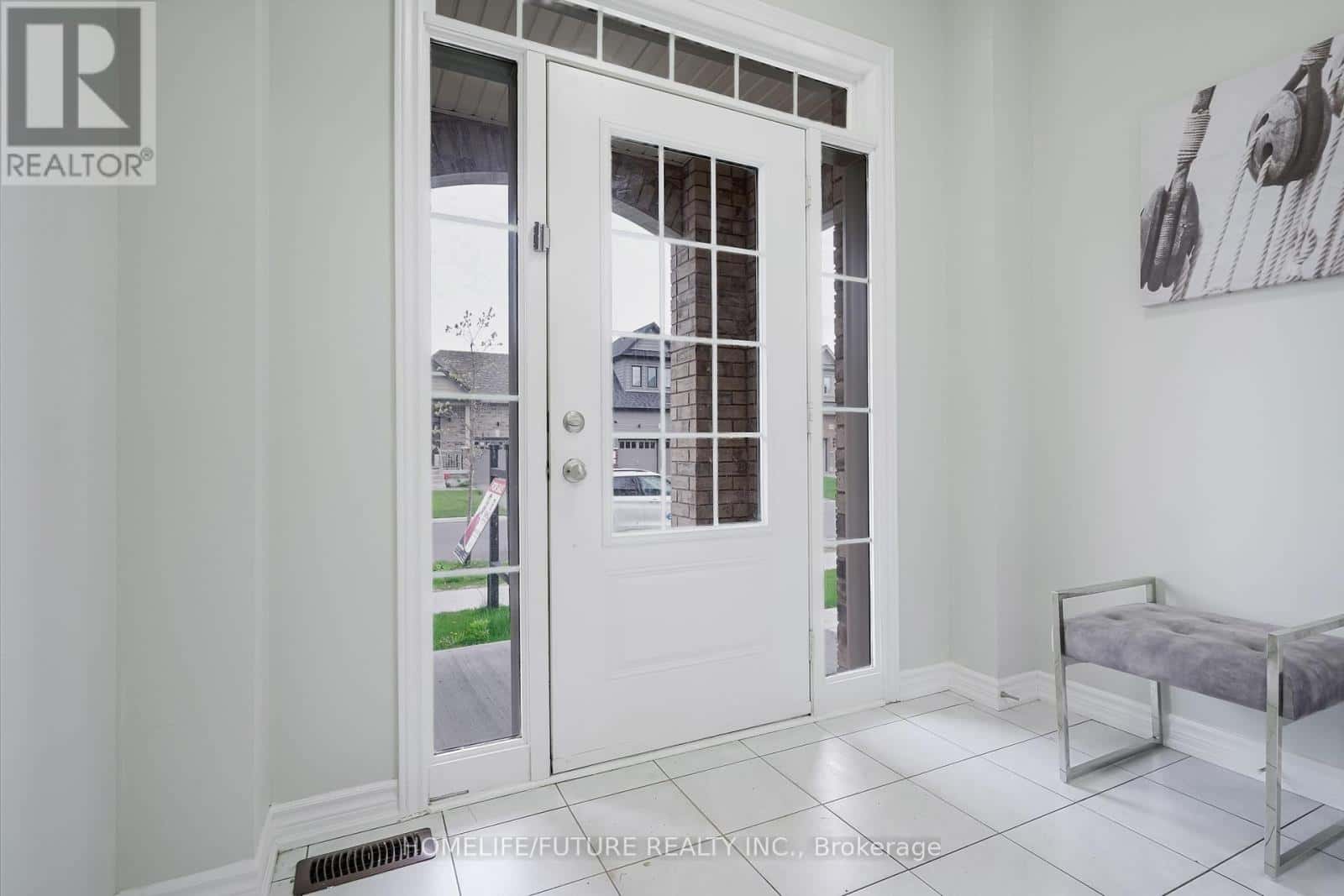 1297 APOLLO STREET — Oshawa (Eastdale), Ontario - Photo 4 of 50