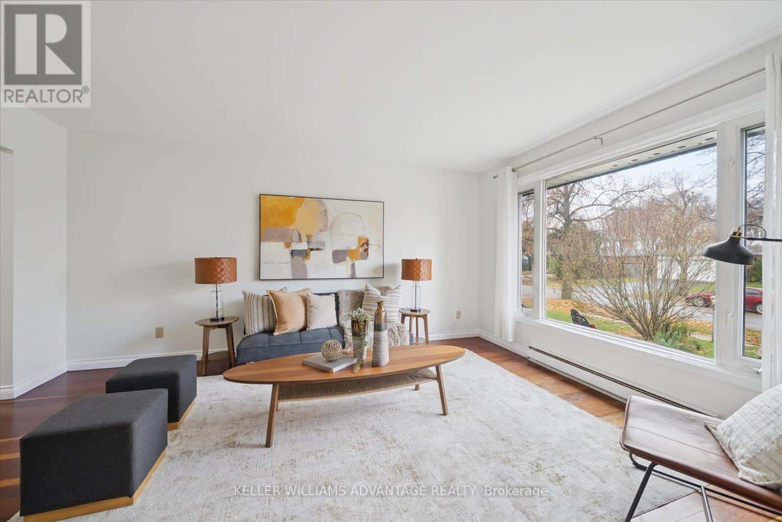 11 CASTLE HILL DRIVE — Toronto (Tam O'Shanter-Sullivan), Ontario - Photo 2 of 36