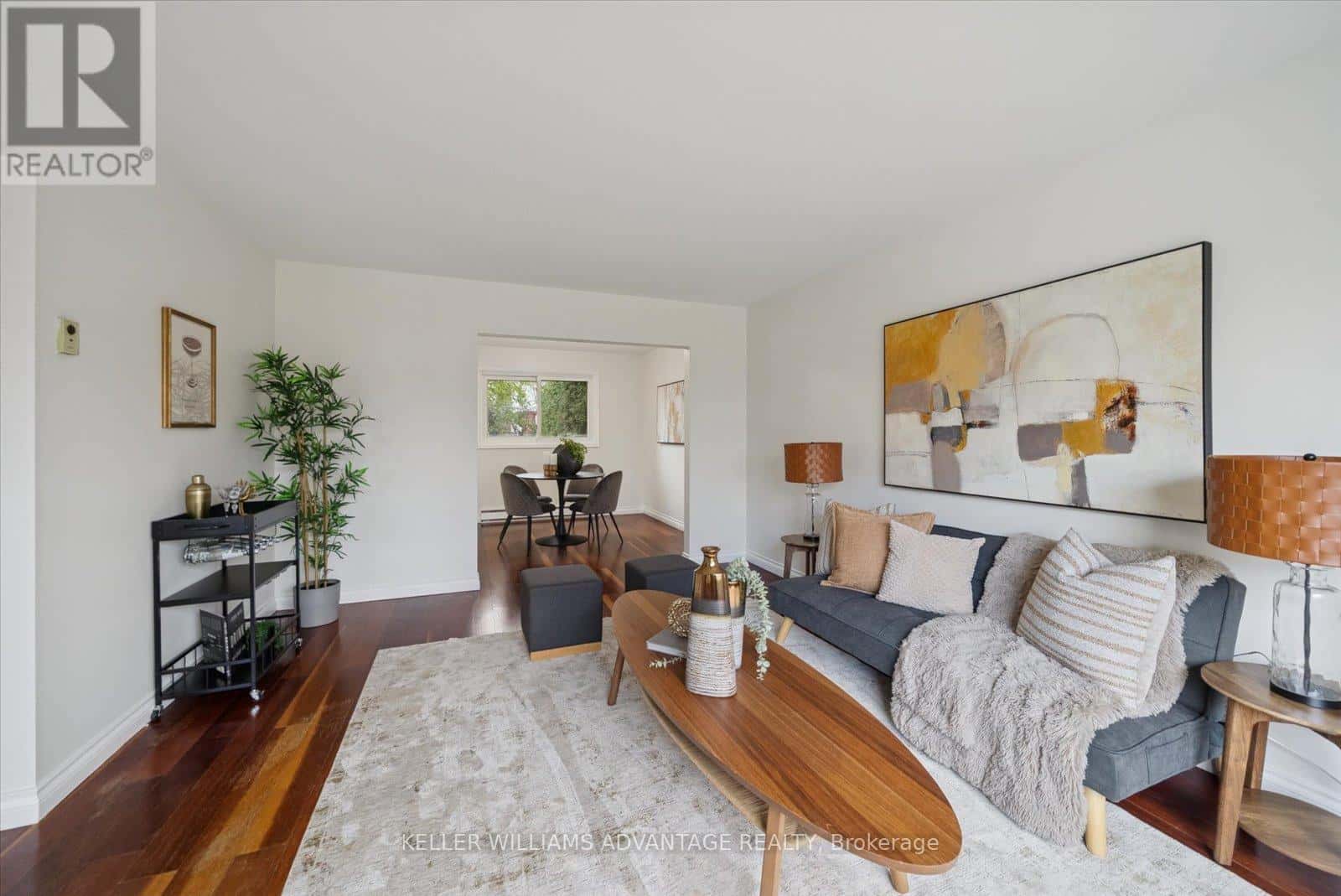 11 CASTLE HILL DRIVE — Toronto (Tam O'Shanter-Sullivan), Ontario - Photo 4 of 36