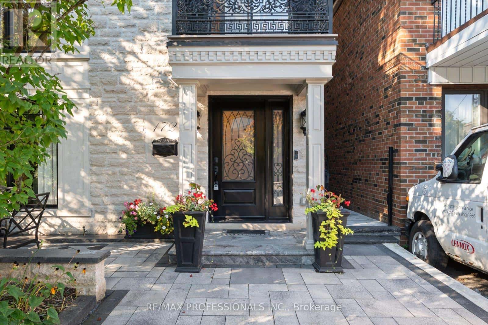 LOWER - 172 HUMBERCREST BOULEVARD — Toronto (Runnymede-Bloor West Village), Ontario - Photo 2 of 14