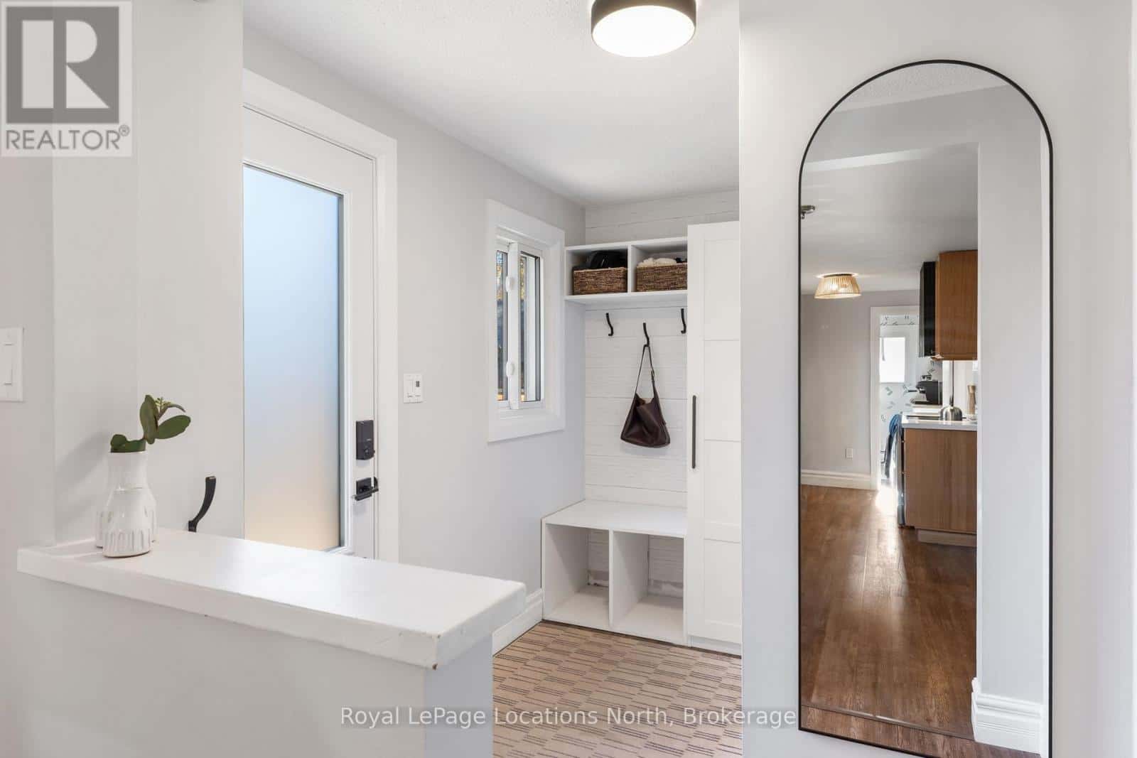 19 DELL PARR AVENUE — Collingwood, Ontario - Photo 4 of 40