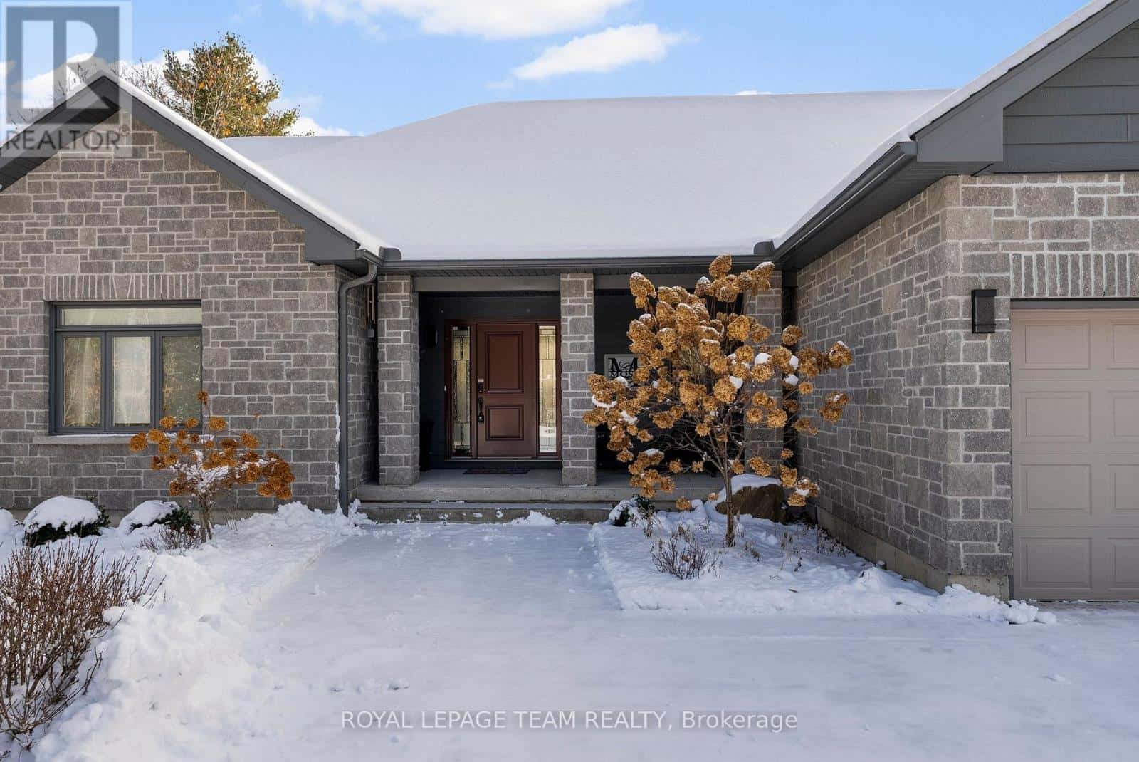 2803 CENTENNIAL LAKE ROAD — Greater Madawaska, Ontario - Photo 4 of 50