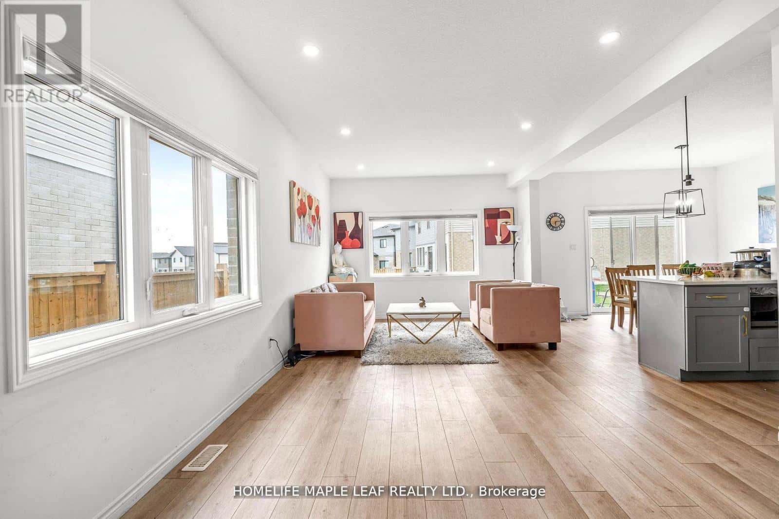 93 MIDDLETON AVENUE — London South (South W), Ontario - Photo 5 of 35