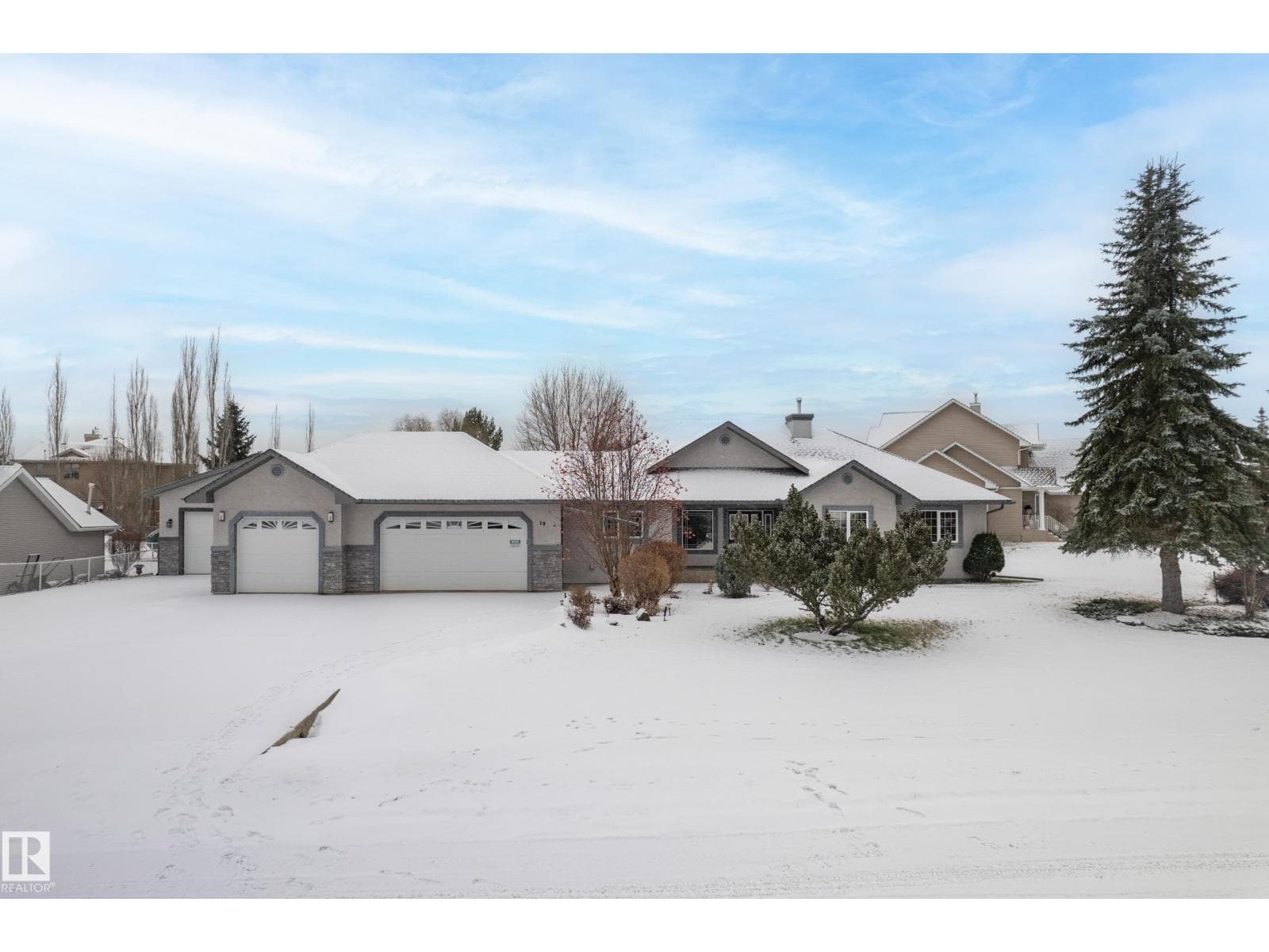 19 COUNTRY LN — Stony Plain, Alberta - Main photo