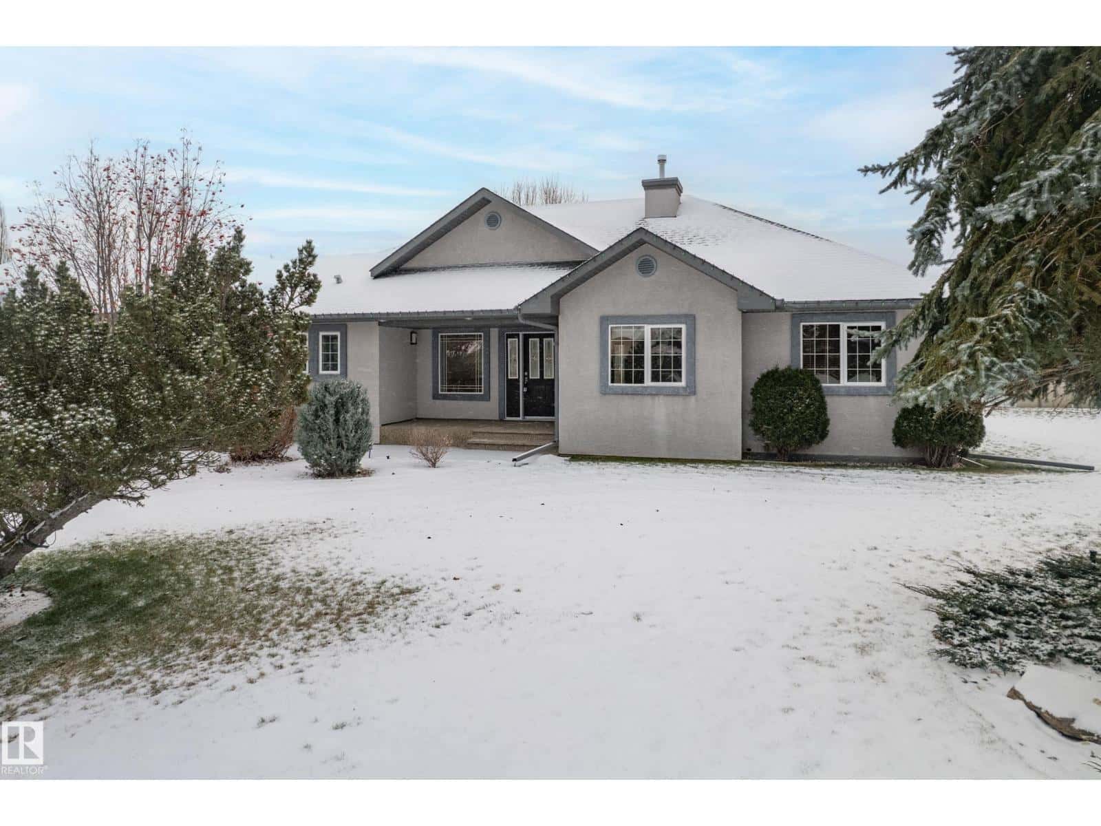 19 COUNTRY LN — Stony Plain, Alberta - Photo 3 of 62