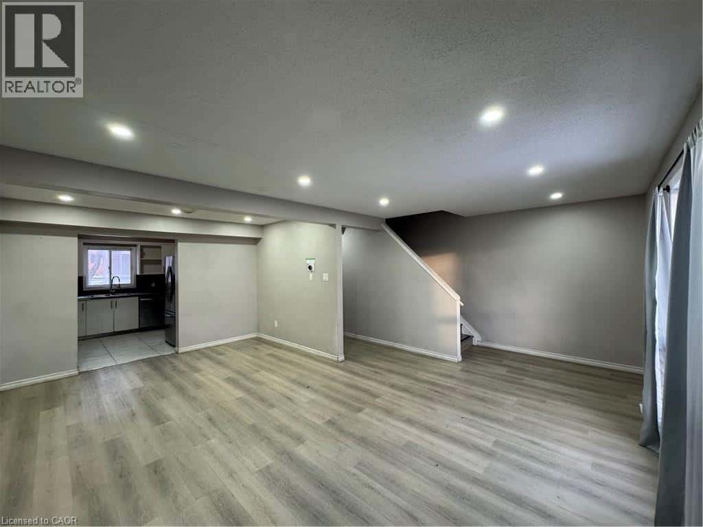 190 FLEMING Drive Unit# 34 — London, Ontario - Photo 4 of 32