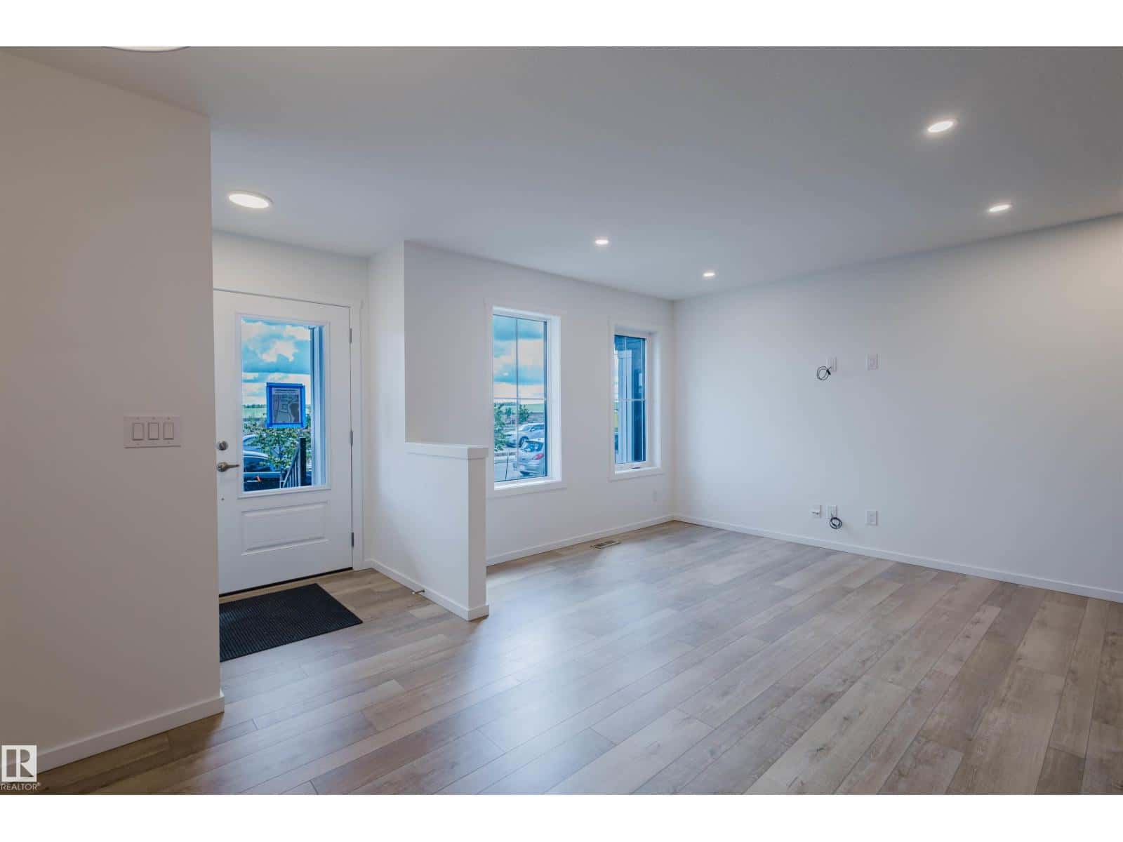 1029 Hearthstone BV — Sherwood Park, Alberta - Photo 5 of 39