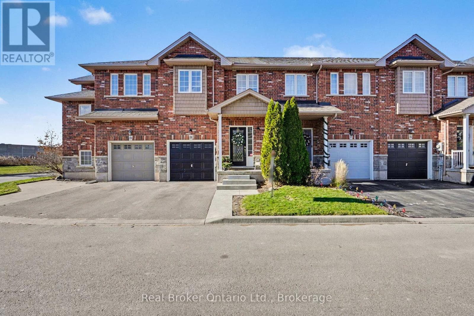 18 - 45 SEABREEZE CRESCENT — Hamilton (Lakeshore), Ontario - Main photo