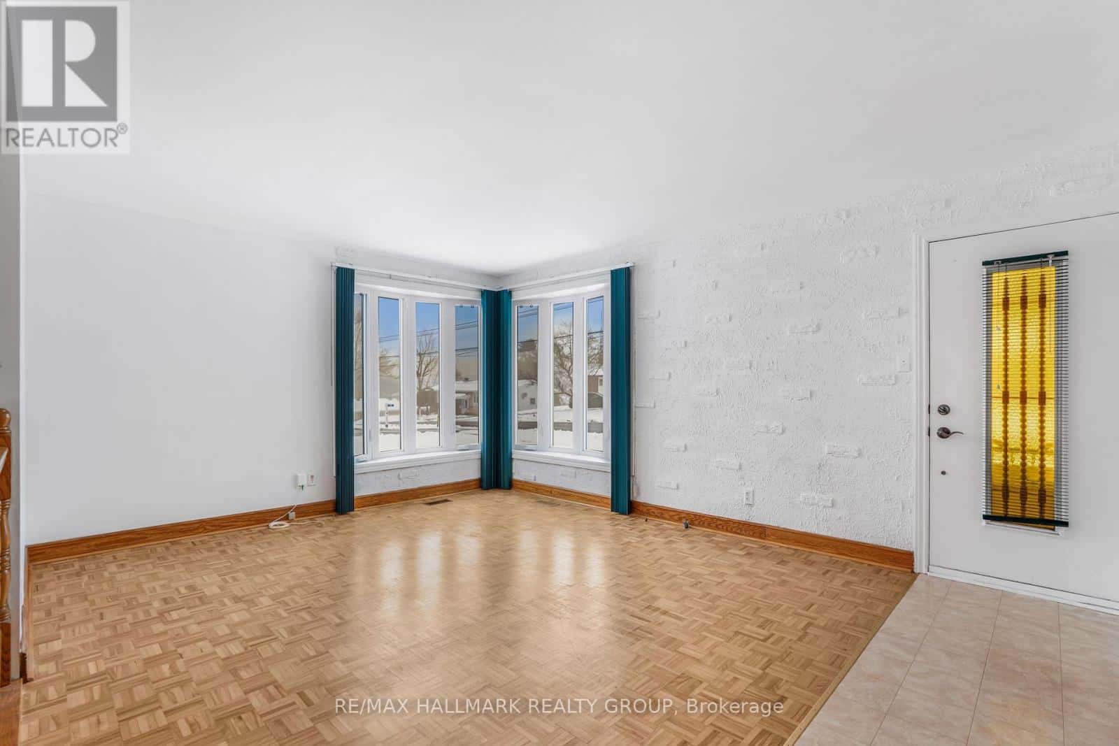 80 CADIEUX STREET S — Hawkesbury, Ontario - Photo 3 of 33