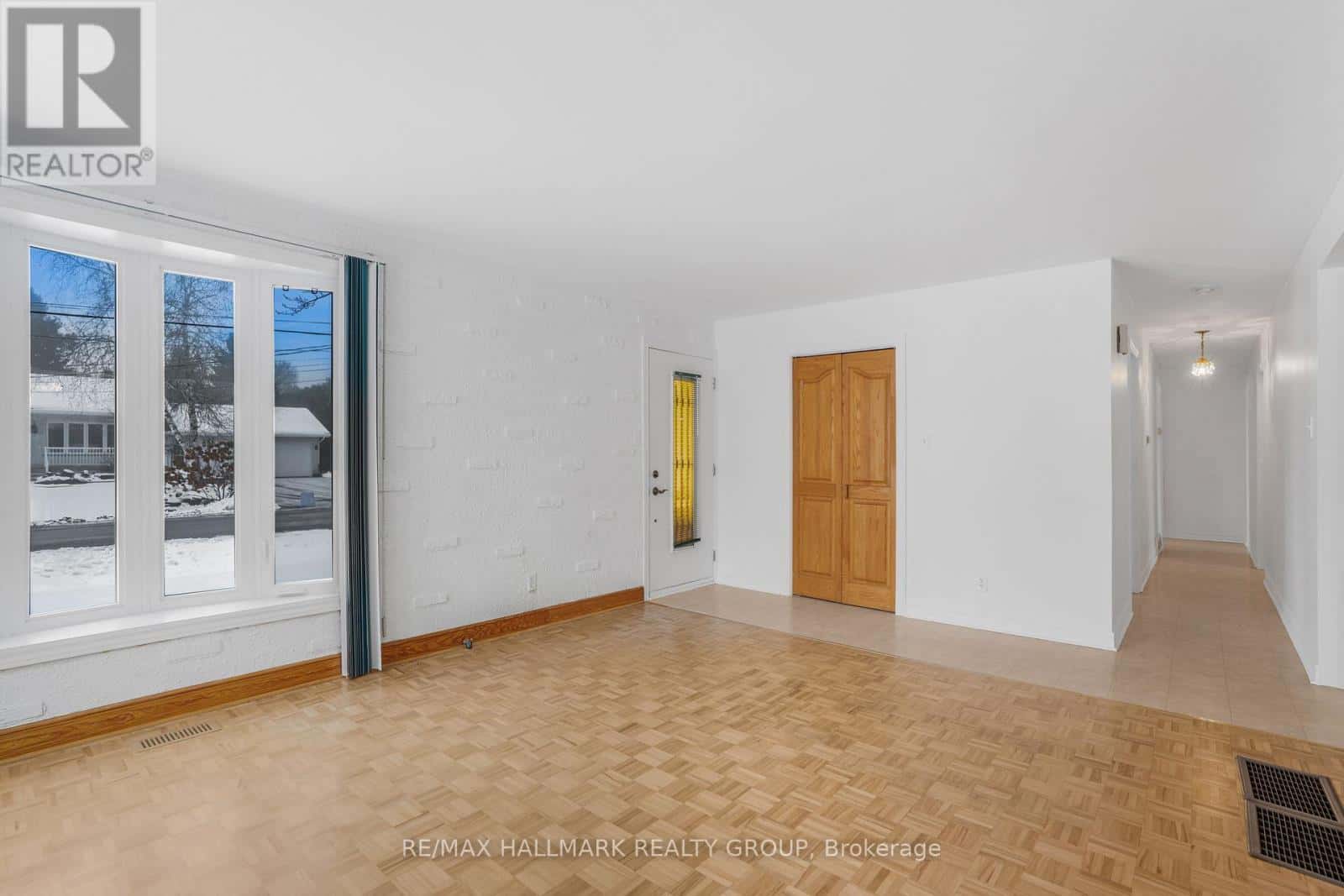 80 CADIEUX STREET S — Hawkesbury, Ontario - Photo 4 of 33