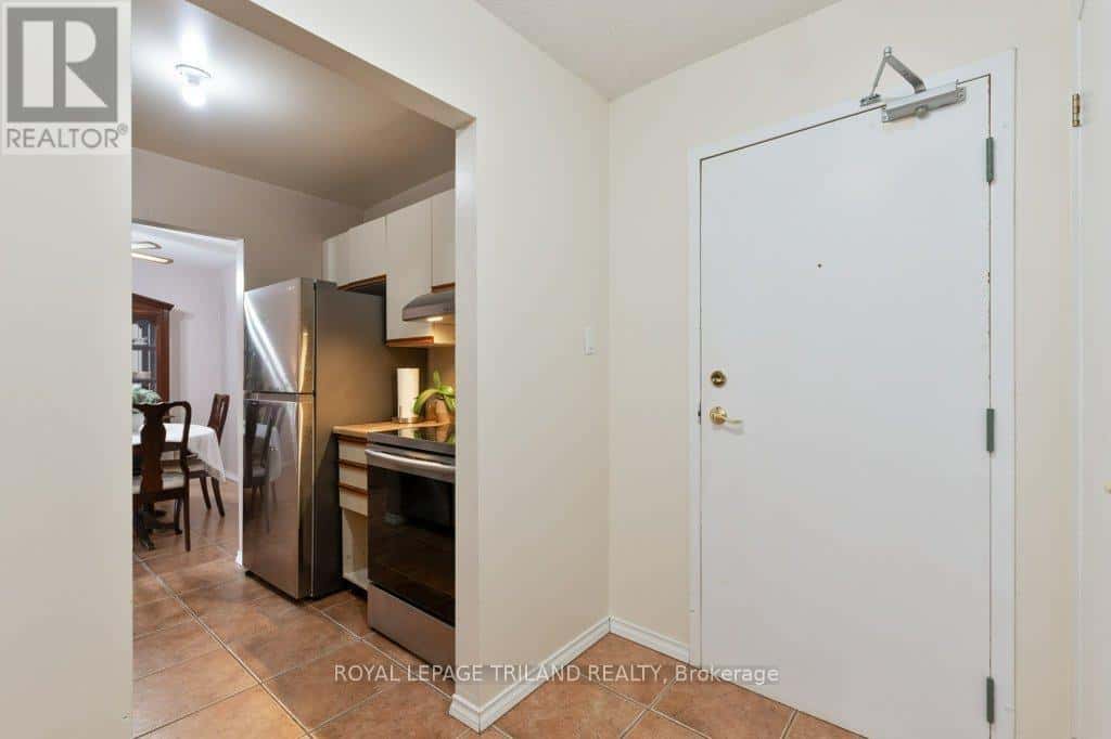 104 - 729 DEVERON CRESCENT — London South (South T), Ontario - Photo 5 of 36