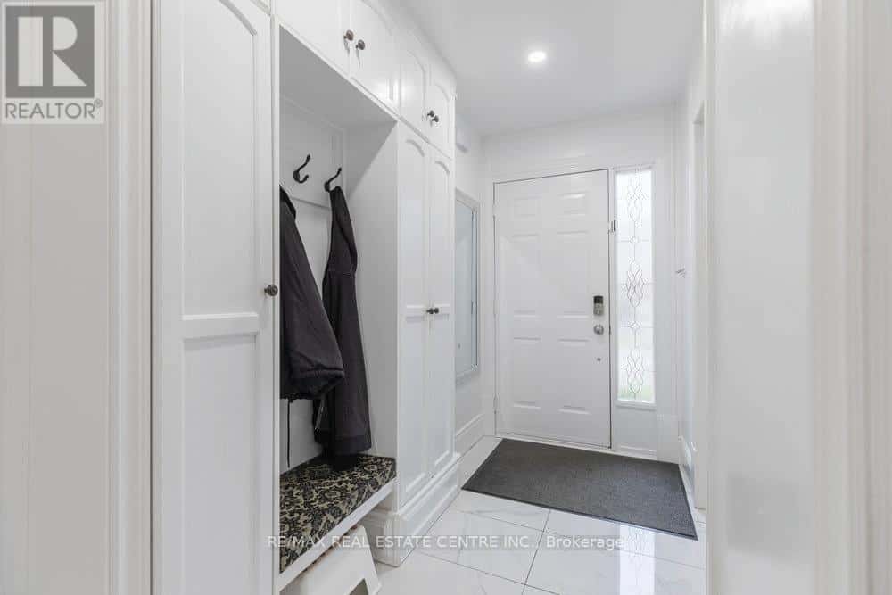 17 - 2774 KING STREET E — Hamilton (Gershome), Ontario - Photo 4 of 40