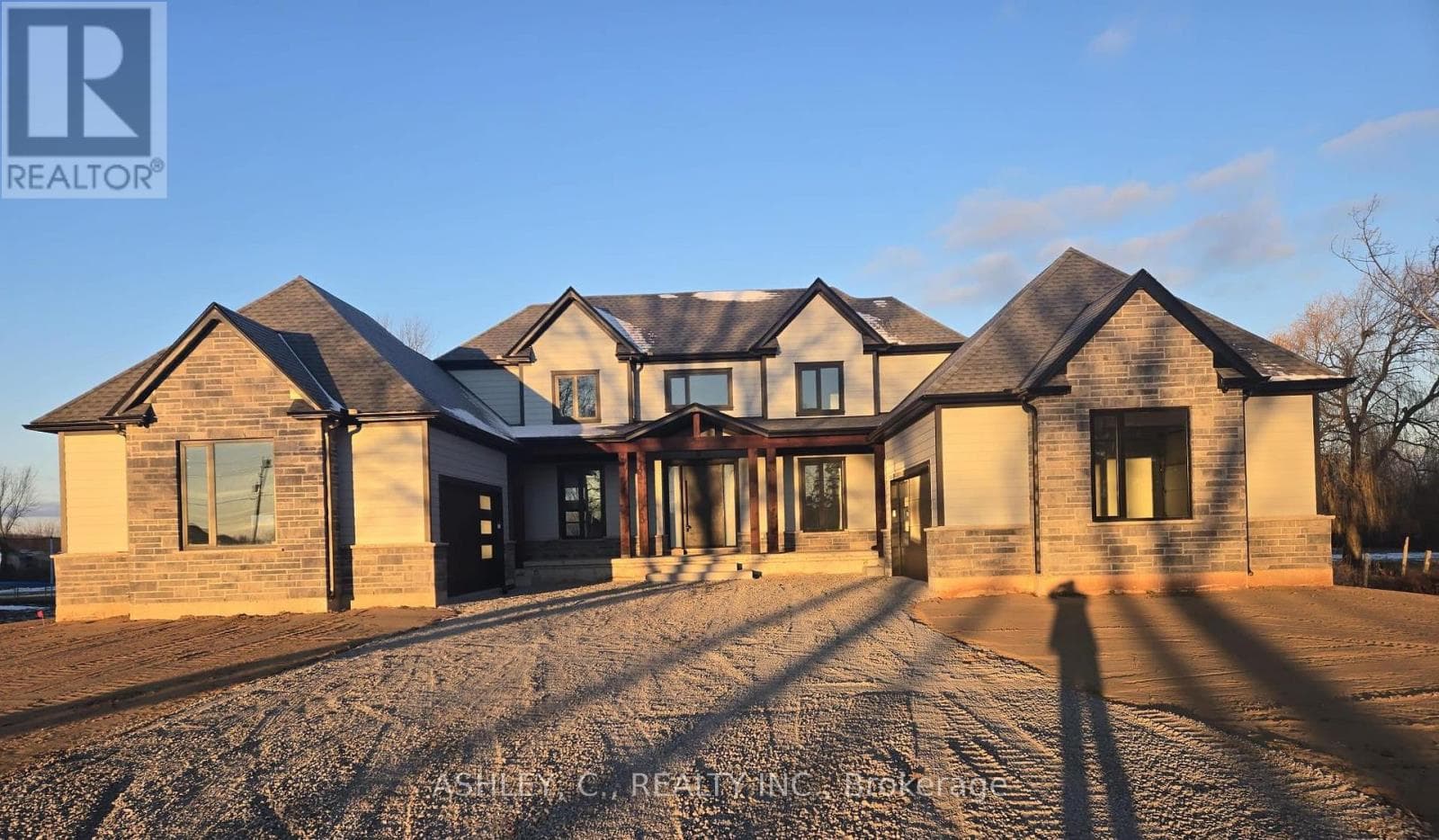 256 MOUNTAIN ROAD — Grimsby (Grimsby Escarpment), Ontario - Main photo