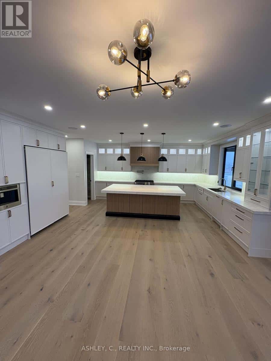 256 MOUNTAIN ROAD — Grimsby (Grimsby Escarpment), Ontario - Photo 5 of 32