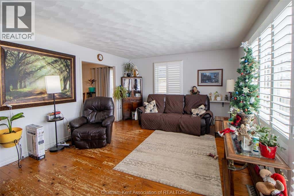 144 Whiting STREET — Ingersoll, Ontario - Photo 4 of 43