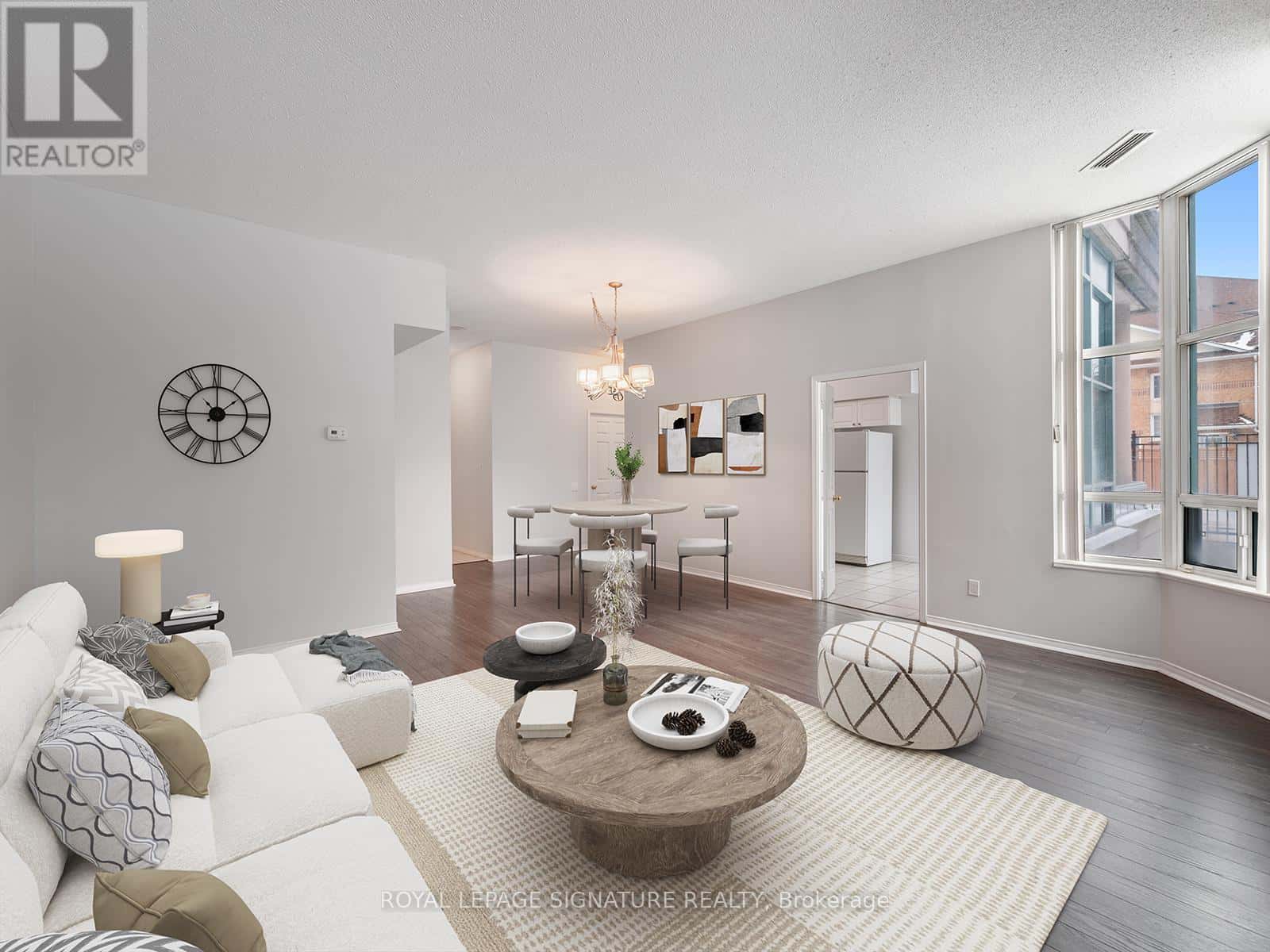 102 - 5 EMERALD LANE — Vaughan (Crestwood-Springfarm-Yorkhill), Ontario - Photo 3 of 33