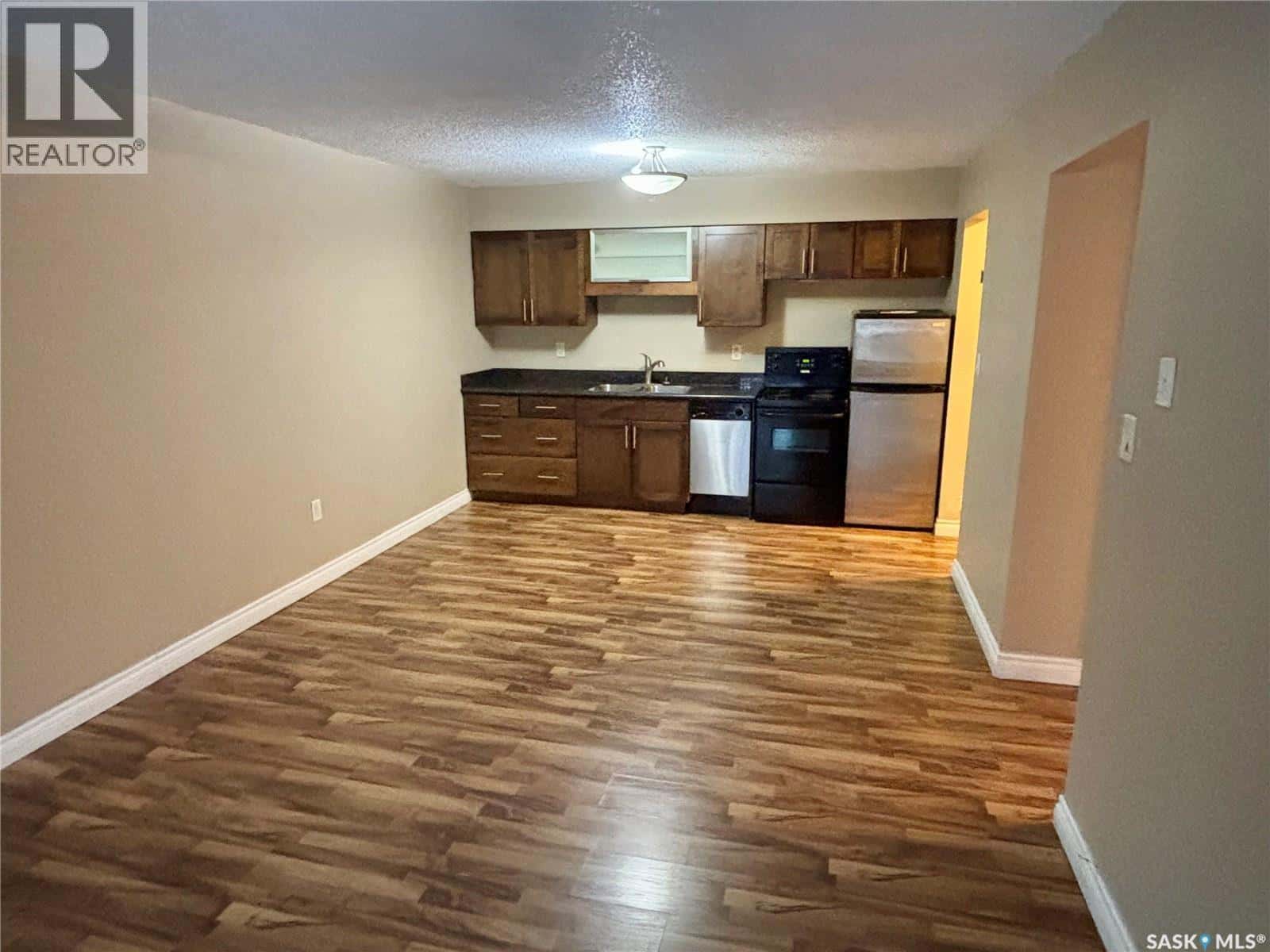 10 104 104th STREET W — Saskatoon, Saskatchewan - Photo 5 of 13