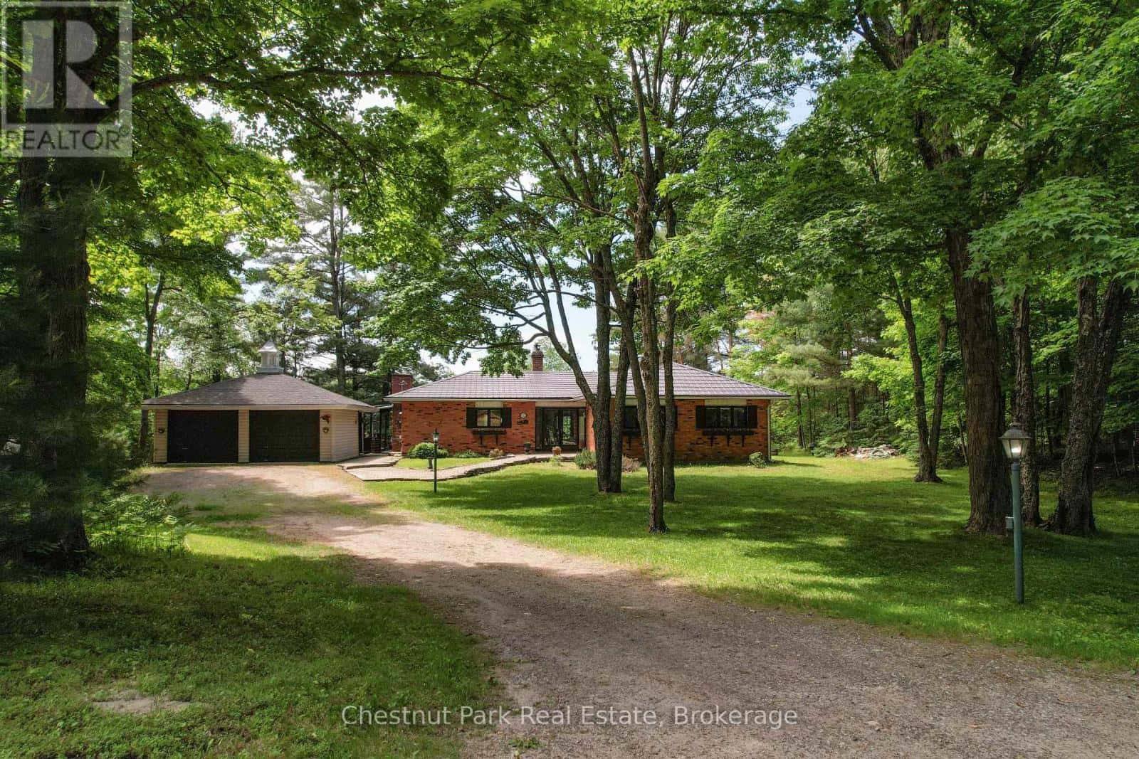 652 NORTH WASEOSA LAKE ROAD — Huntsville (Chaffey), Ontario - Photo 2 of 50