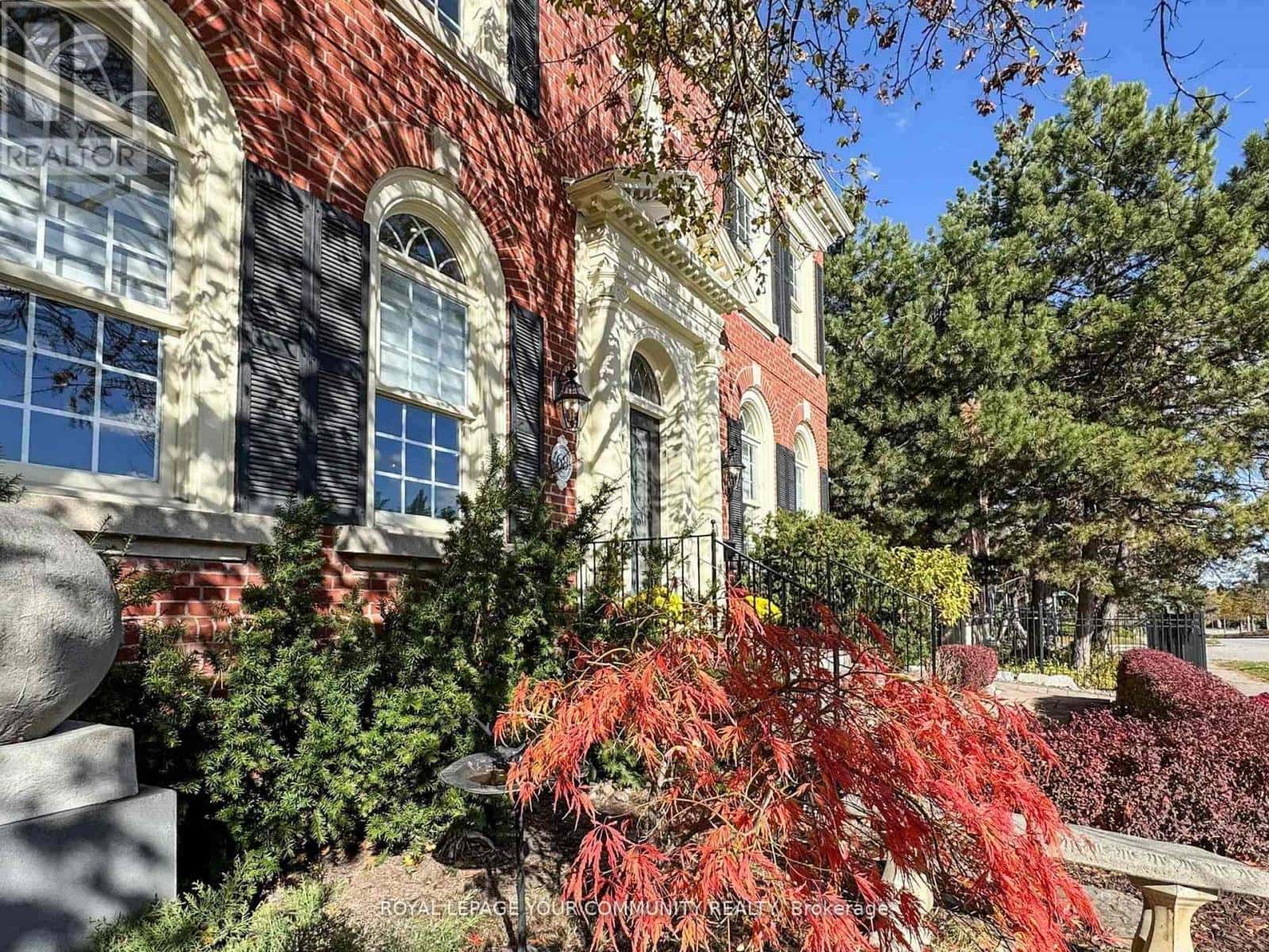 68 REGENT STREET — Richmond Hill (Mill Pond), Ontario - Photo 2 of 50