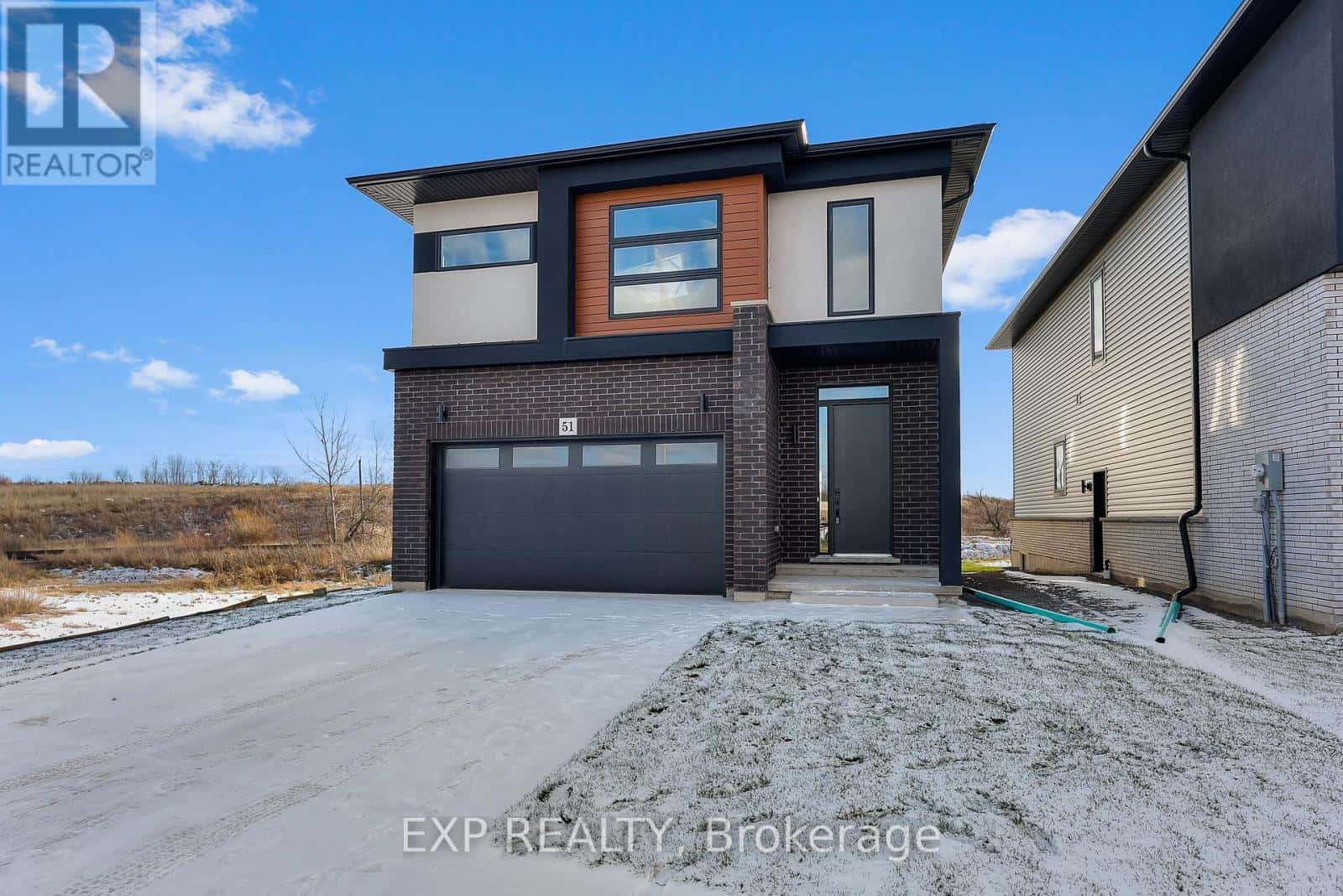 51 ALICIA CRESCENT — Thorold (Hurricane/Merrittville), Ontario - Photo 2 of 40