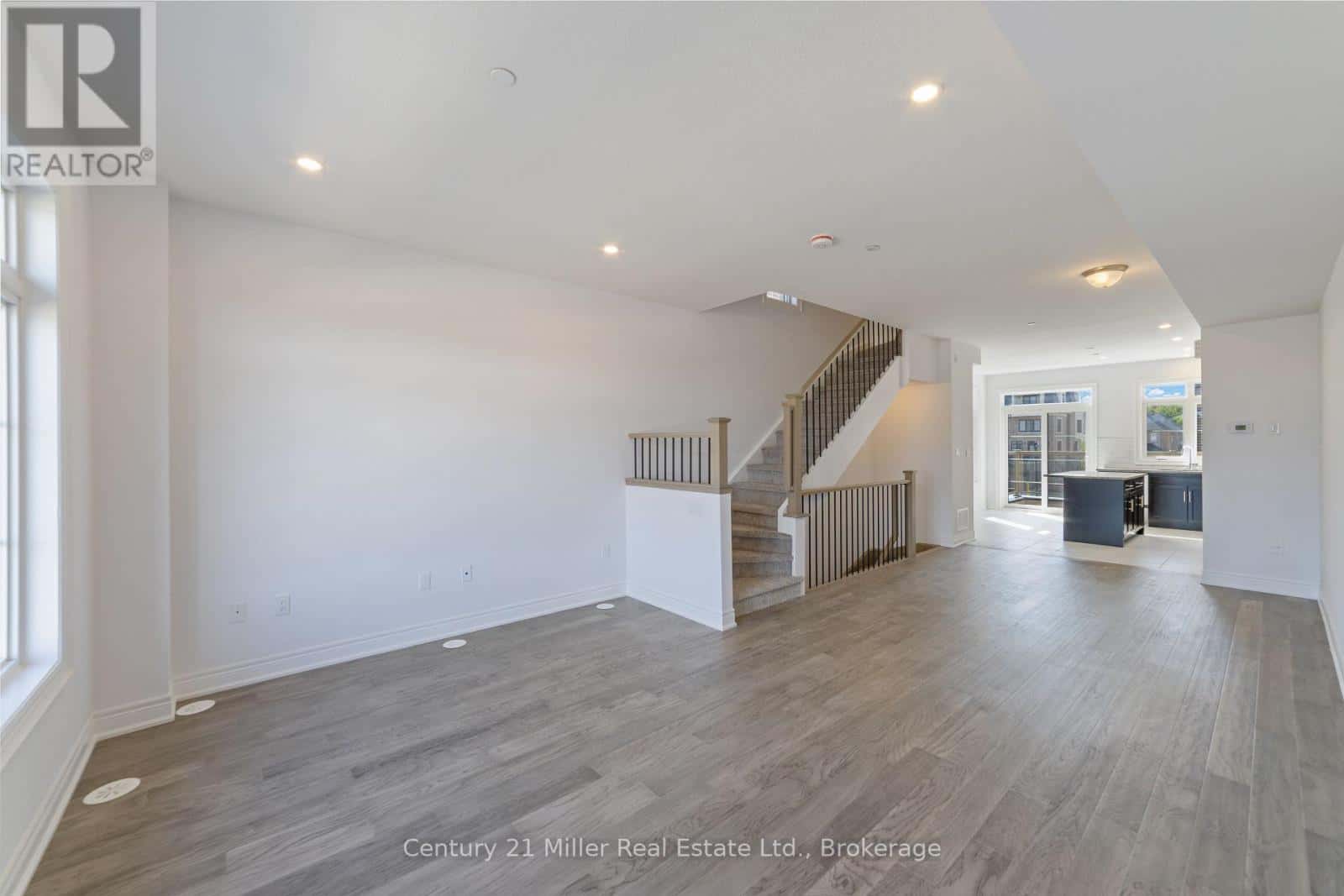 43 - 2140 TRAFALGAR ROAD — Oakville (RO River Oaks), Ontario - Photo 5 of 38