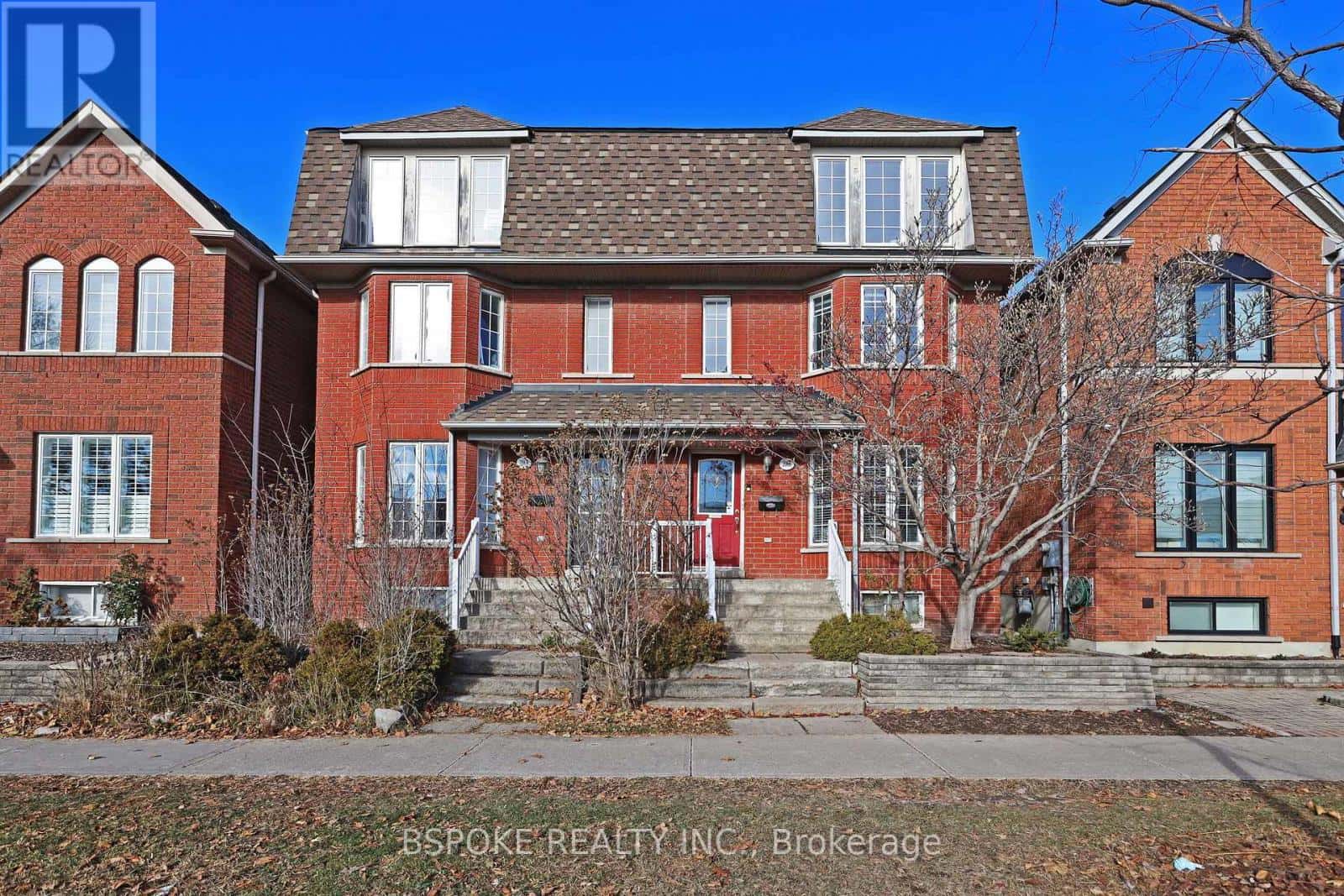 2066 ST CLAIR AVENUE W — Toronto (Junction Area), Ontario - Photo 2 of 40