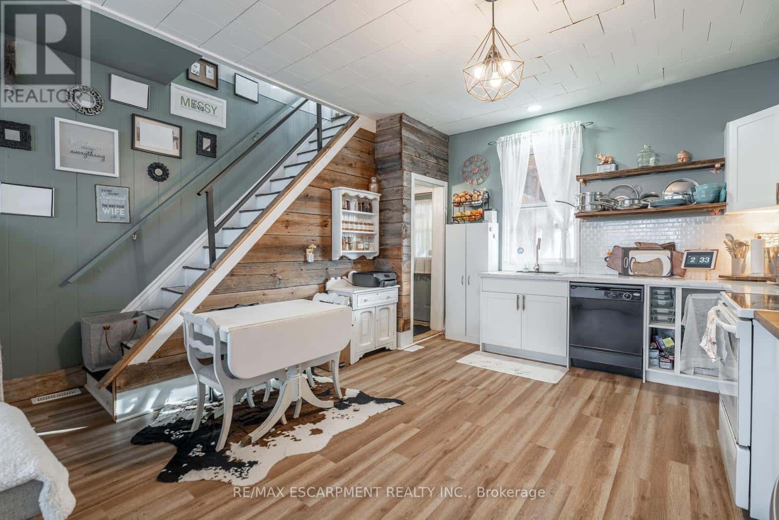 A&B - 18 KING STREET — Haldimand, Ontario - Photo 3 of 25