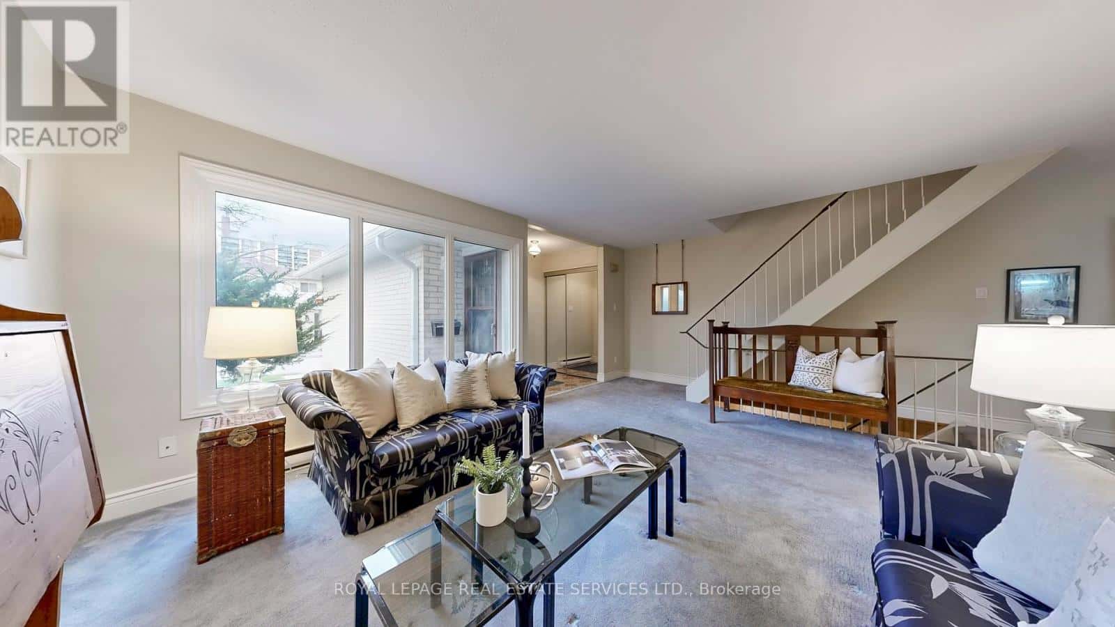 33 - 9 PLUM TREE WAY — Toronto (Westminster-Branson), Ontario - Photo 2 of 20