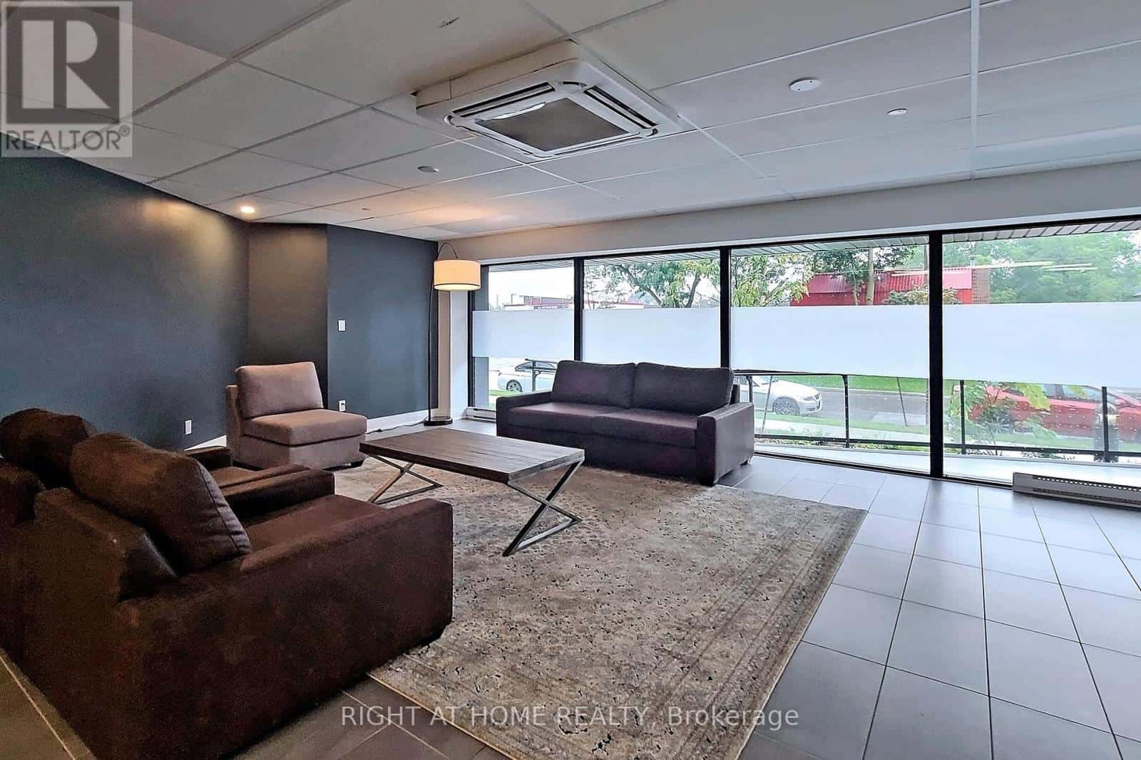 620 - 1 FALAISE ROAD — Toronto (West Hill), Ontario - Photo 4 of 17