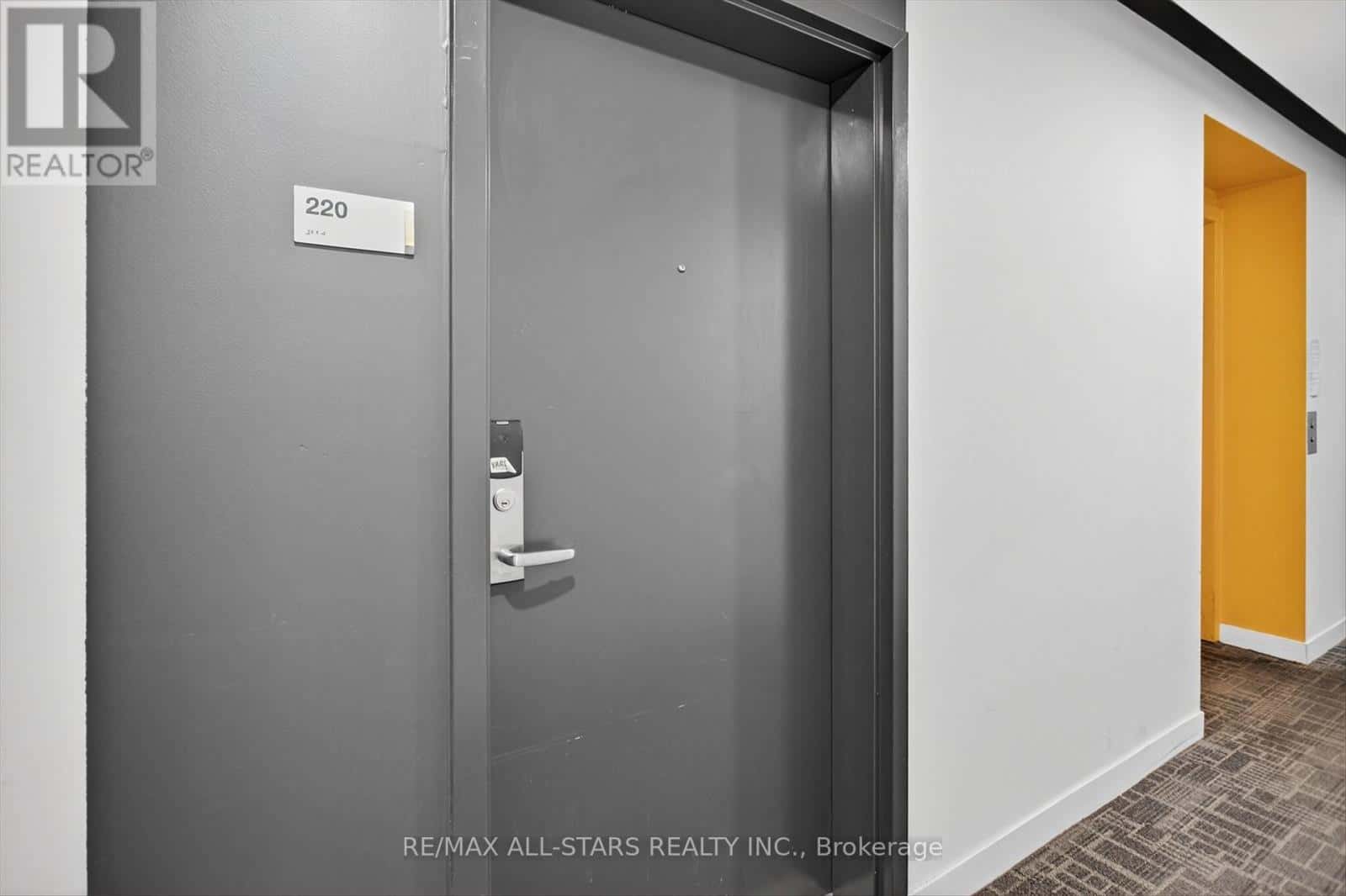 220 - 1800 SIMCOE STREET N — Oshawa (Samac), Ontario - Photo 3 of 23