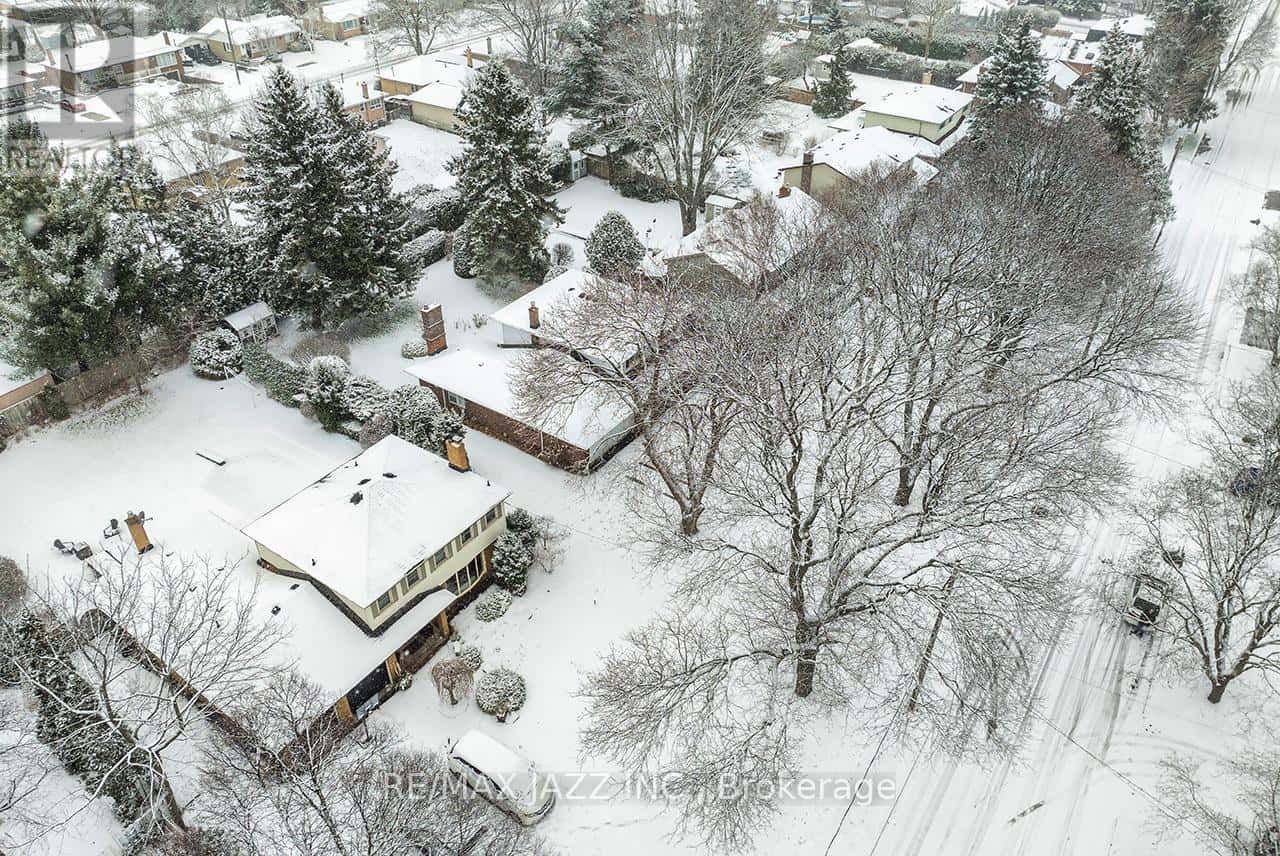 233 WELLINGTON STREET — Whitby (Lynde Creek), Ontario - Photo 2 of 46