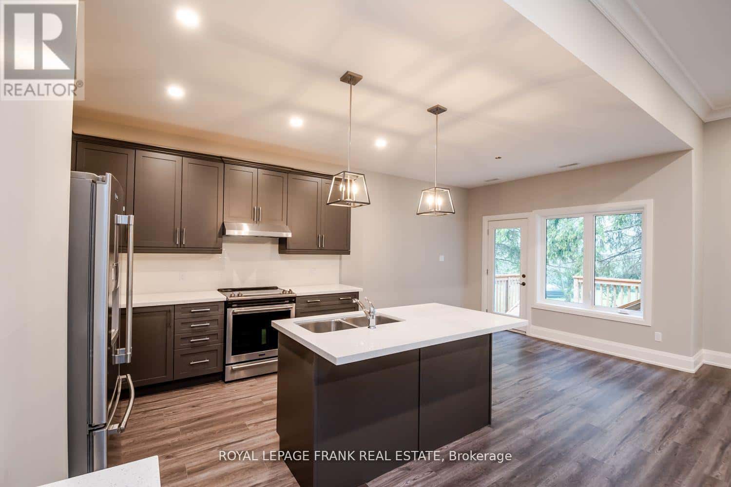 16040 SIMCOE STREET — Scugog (Port Perry), Ontario - Photo 5 of 19