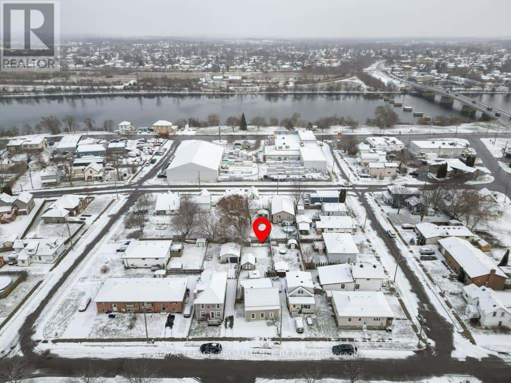 31 PELHAM STREET — Quinte West (Trenton Ward), Ontario - Photo 5 of 39