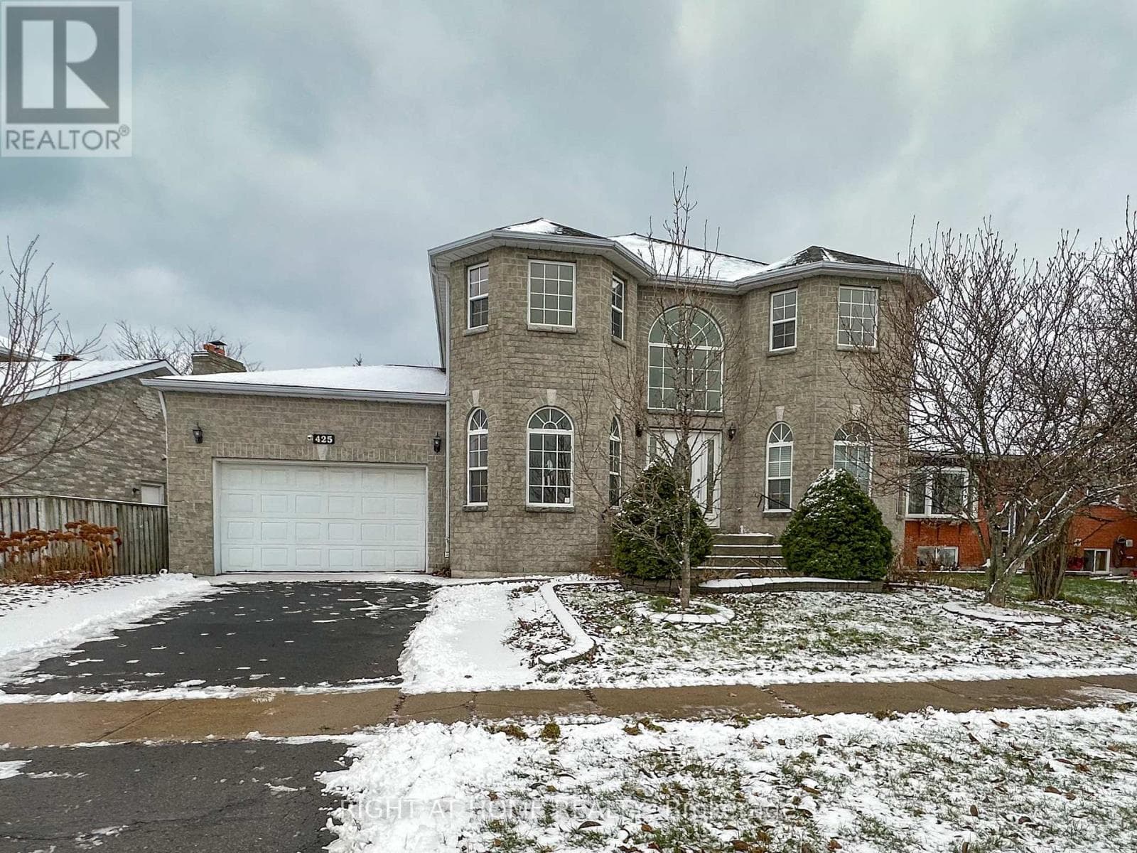 425 KINGSDALE AVENUE — Kingston (East Gardiners Rd), Ontario - Main photo