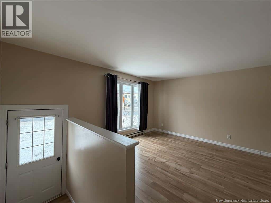 543-545 St Anne — Bathurst, New Brunswick - Photo 3 of 21