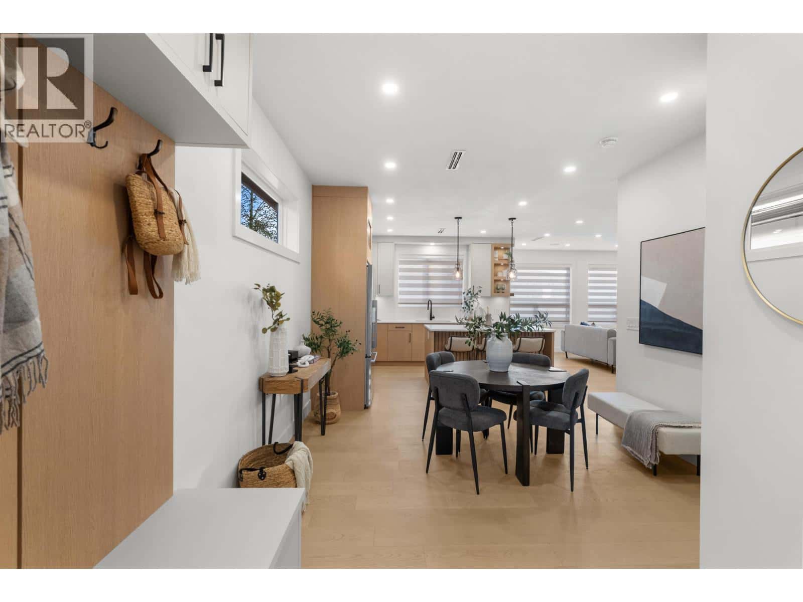 4810 42A AVENUE — Delta, British Columbia - Photo 4 of 40