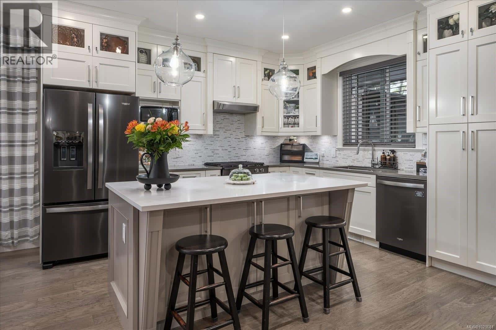 9048 Driftwood Dr — Chemainus, British Columbia - Photo 3 of 69