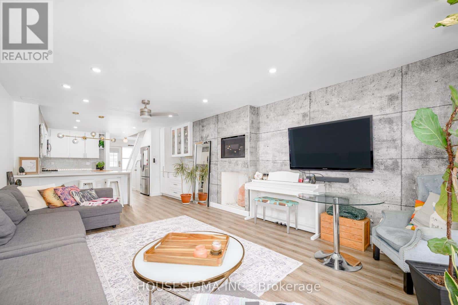 19 - 4 PARADISE BOULEVARD — Ramara, Ontario - Photo 2 of 46