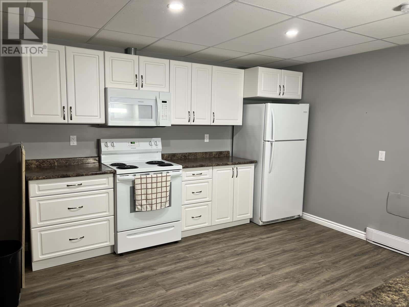 4 Steedman DR — Marathon, Ontario - Photo 2 of 32