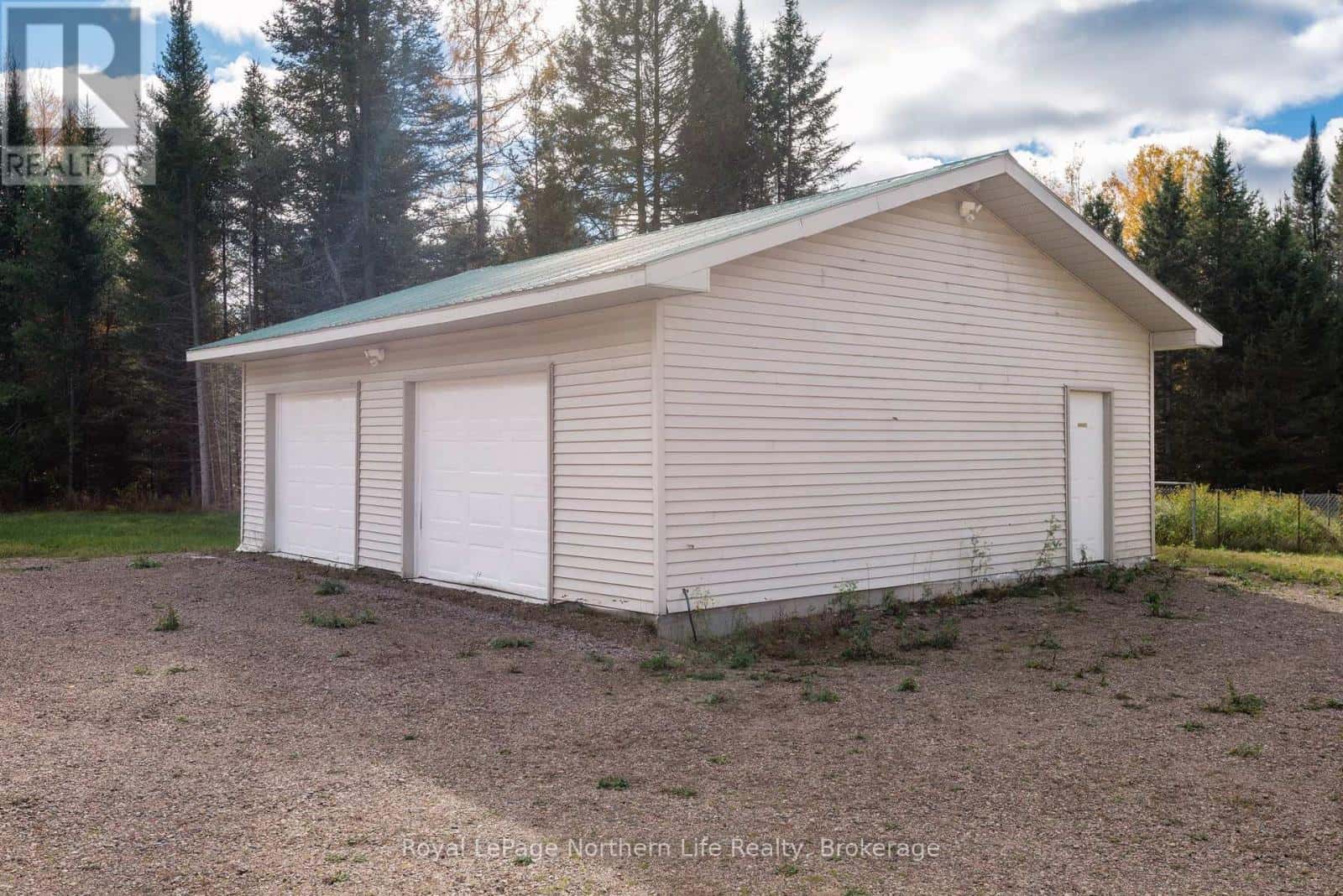 809 CAMERON ROAD — Papineau-Cameron (Papineau Cameron), Ontario - Photo 3 of 50