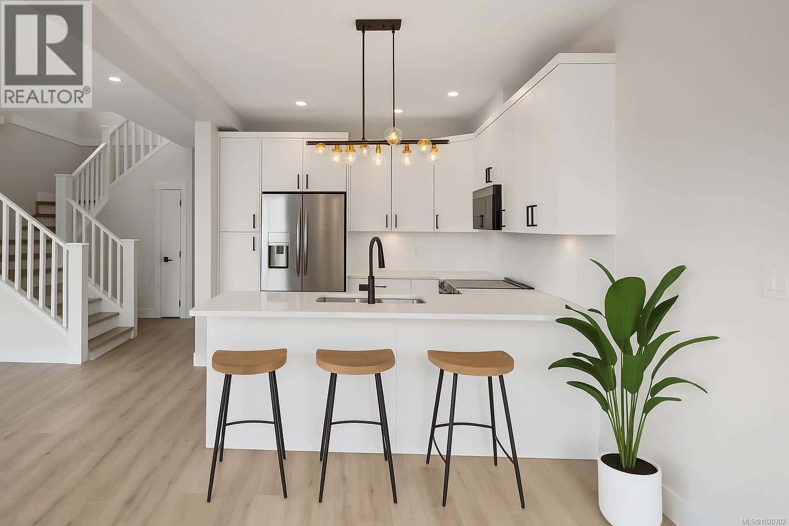 A 6521 Noblewood Pl — Sooke, British Columbia - Photo 3 of 41