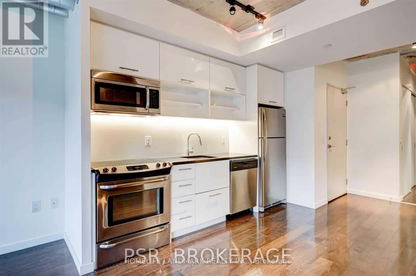 617 - 32 TROLLEY CRESCENT — Toronto (Moss Park), Ontario - Photo 5 of 17