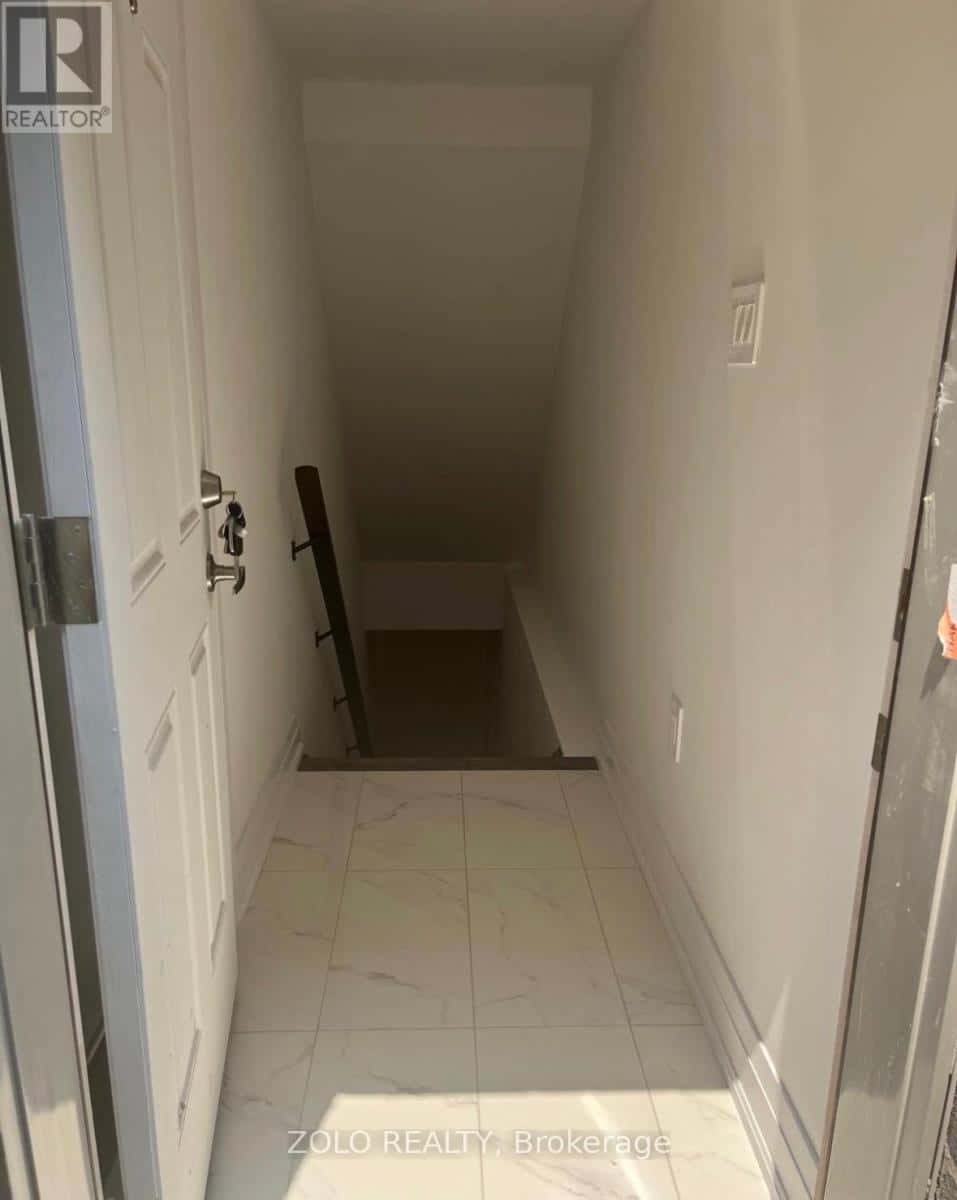 LOWER - 11 FRANKLIN TRAIL — Barrie, Ontario - Photo 4 of 20