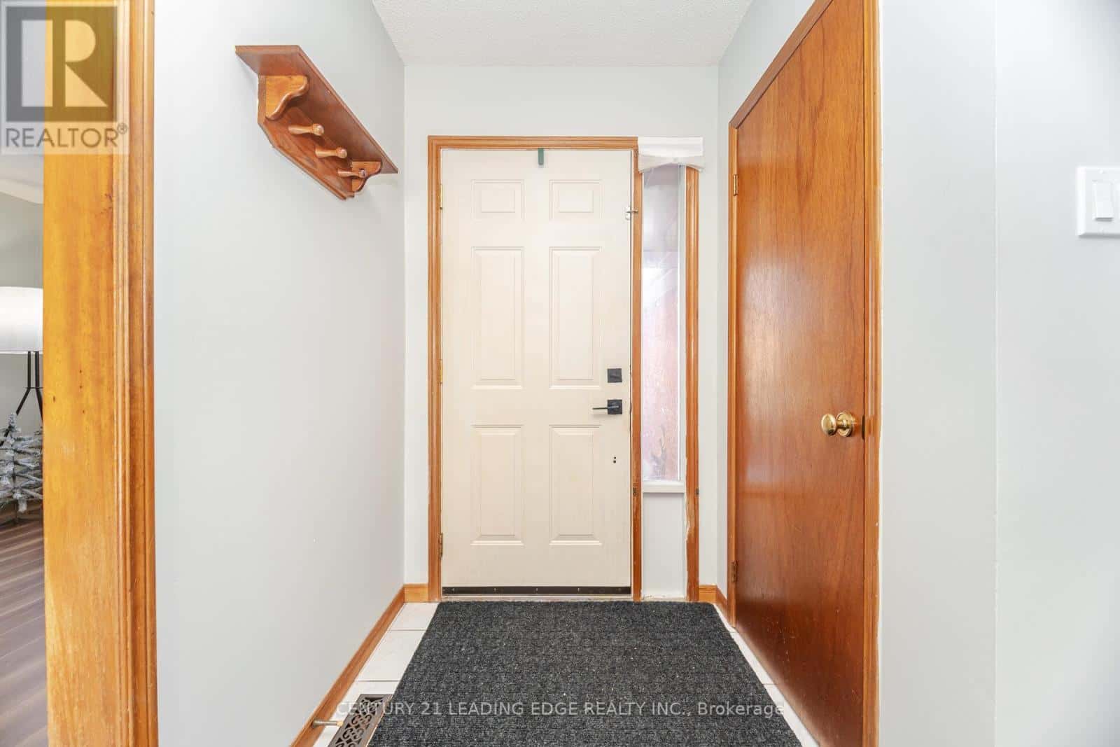 260 OLD ORCHARD CIRCLE — Oakville (WC Wedgewood Creek), Ontario - Photo 3 of 36