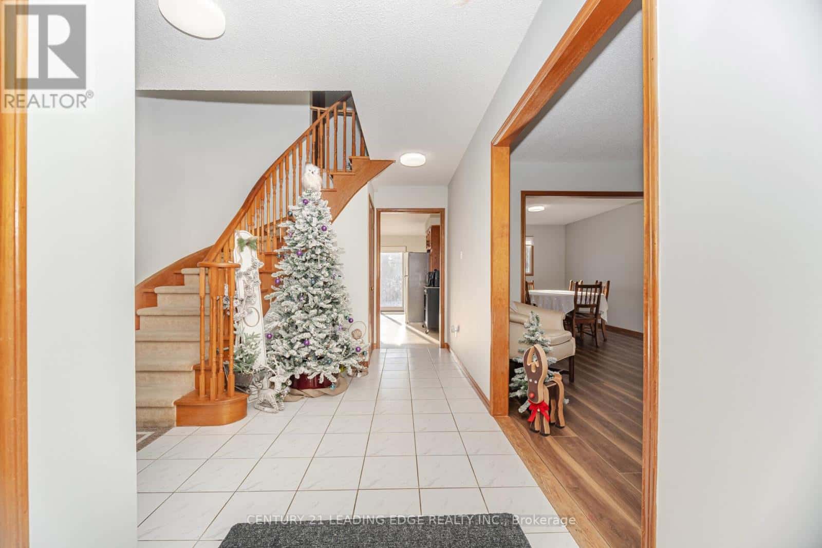 260 OLD ORCHARD CIRCLE — Oakville (WC Wedgewood Creek), Ontario - Photo 4 of 36