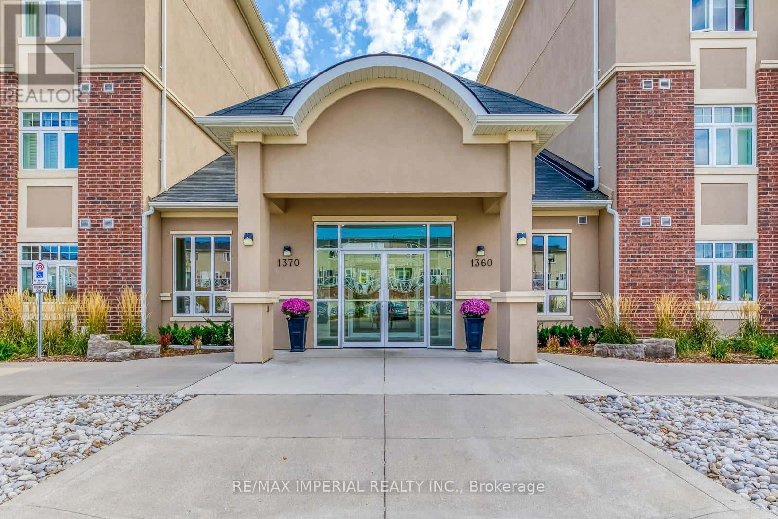 309 - 1360 COSTIGAN ROAD — Milton (CL Clarke), Ontario - Photo 2 of 28